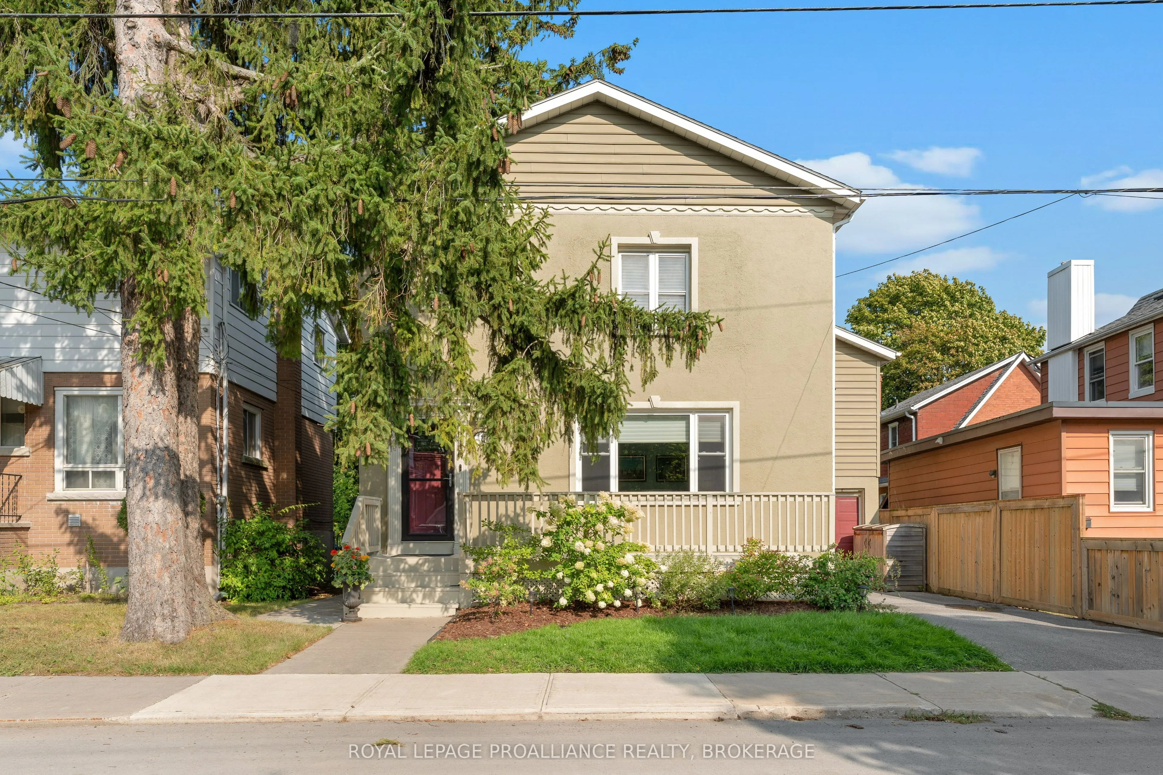 7 Toronto Street