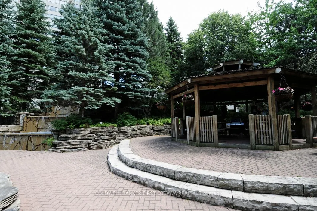1480 Riverside Drive