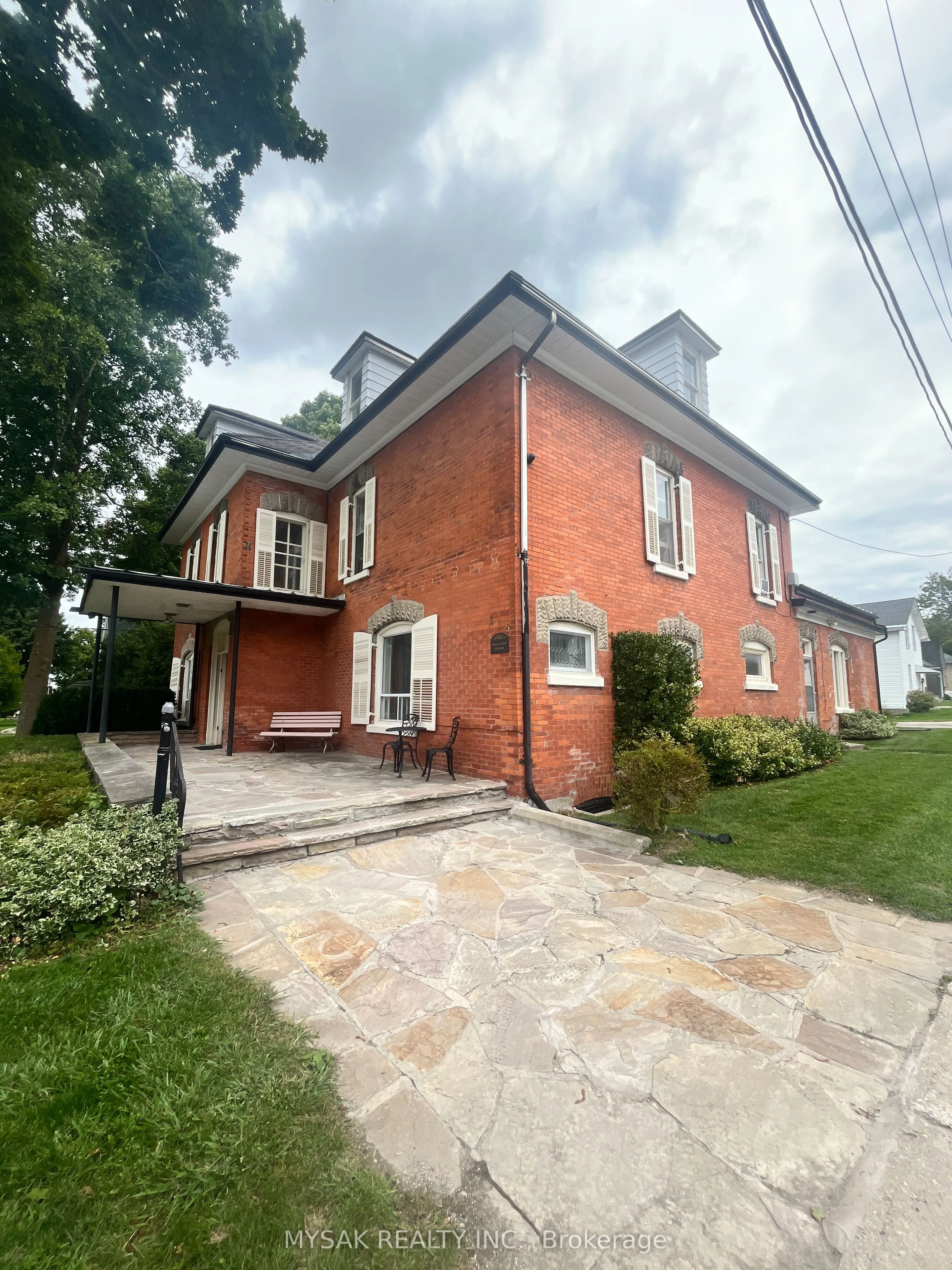 315 Centre Street