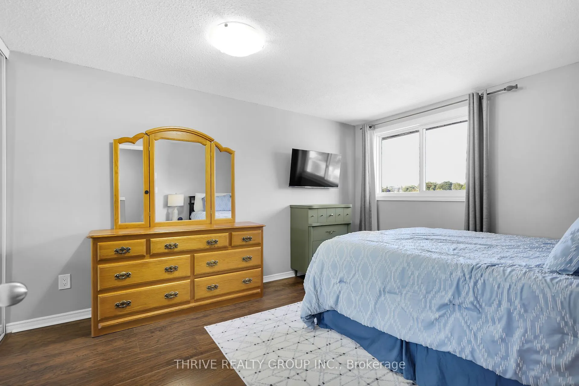 215 Commissioners Road W, #10