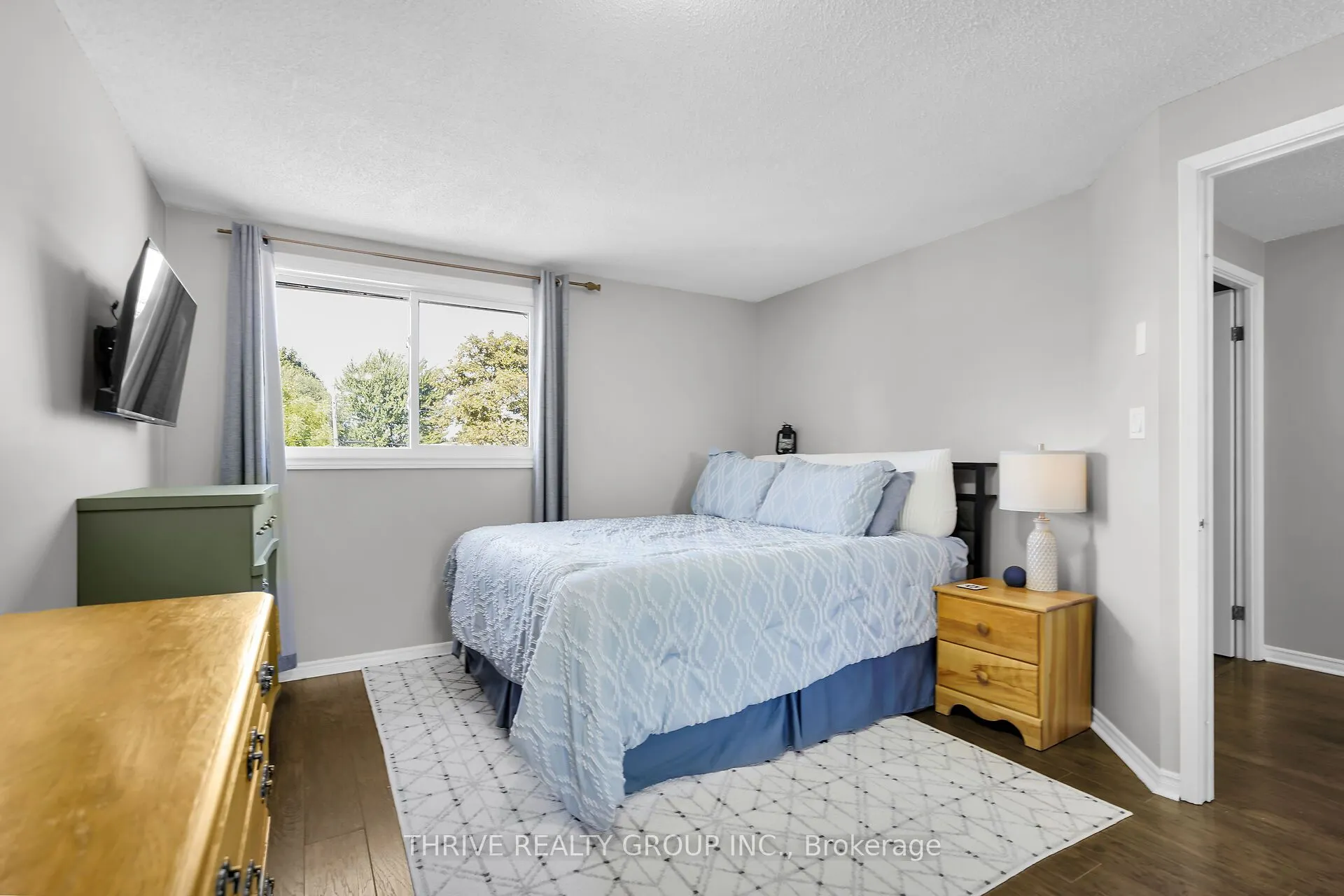 215 Commissioners Road W, #10