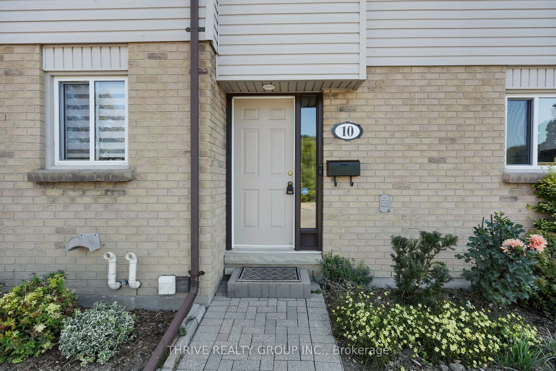 215 Commissioners Road W, #10
