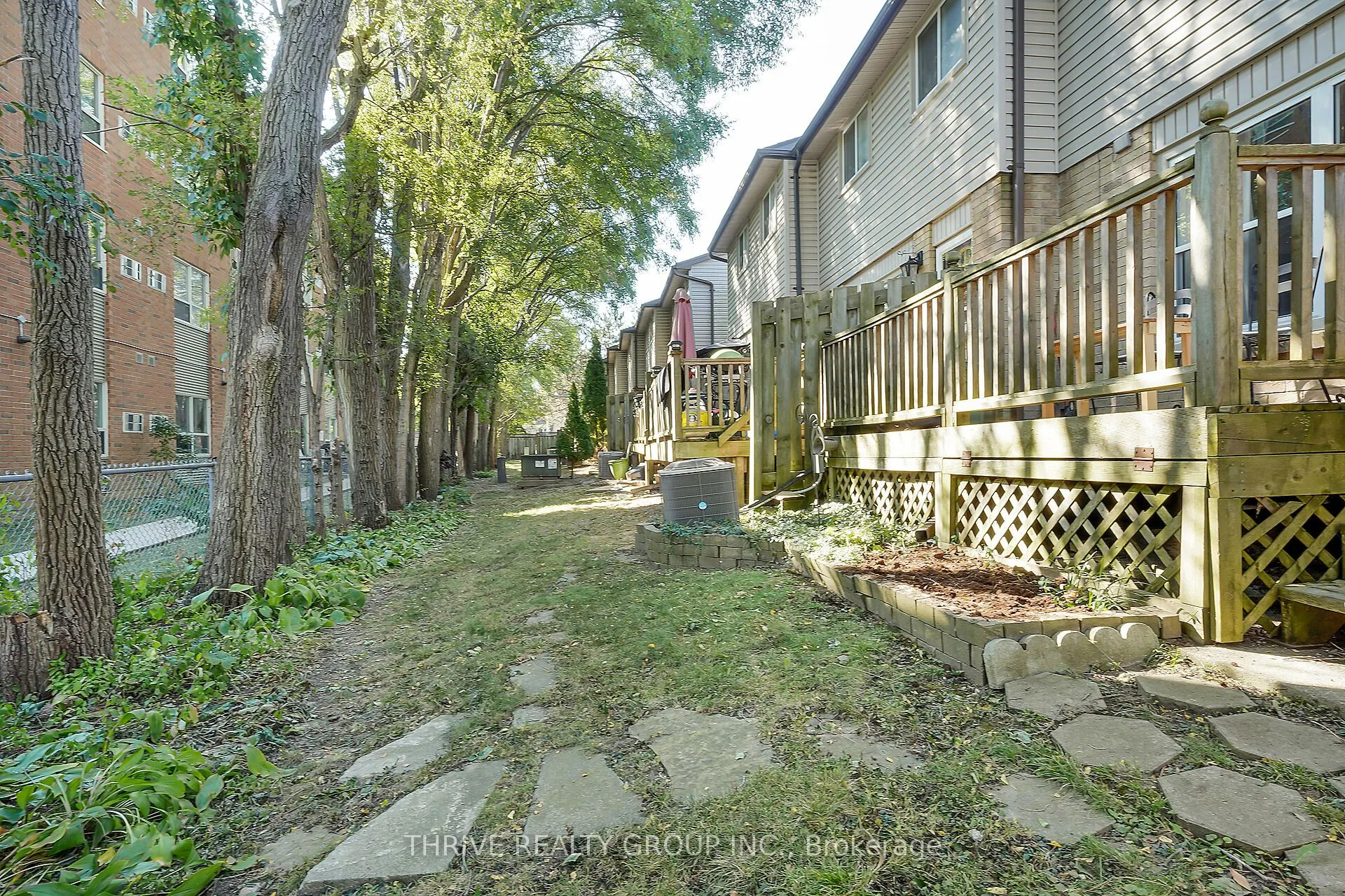 215 Commissioners Road W, #10