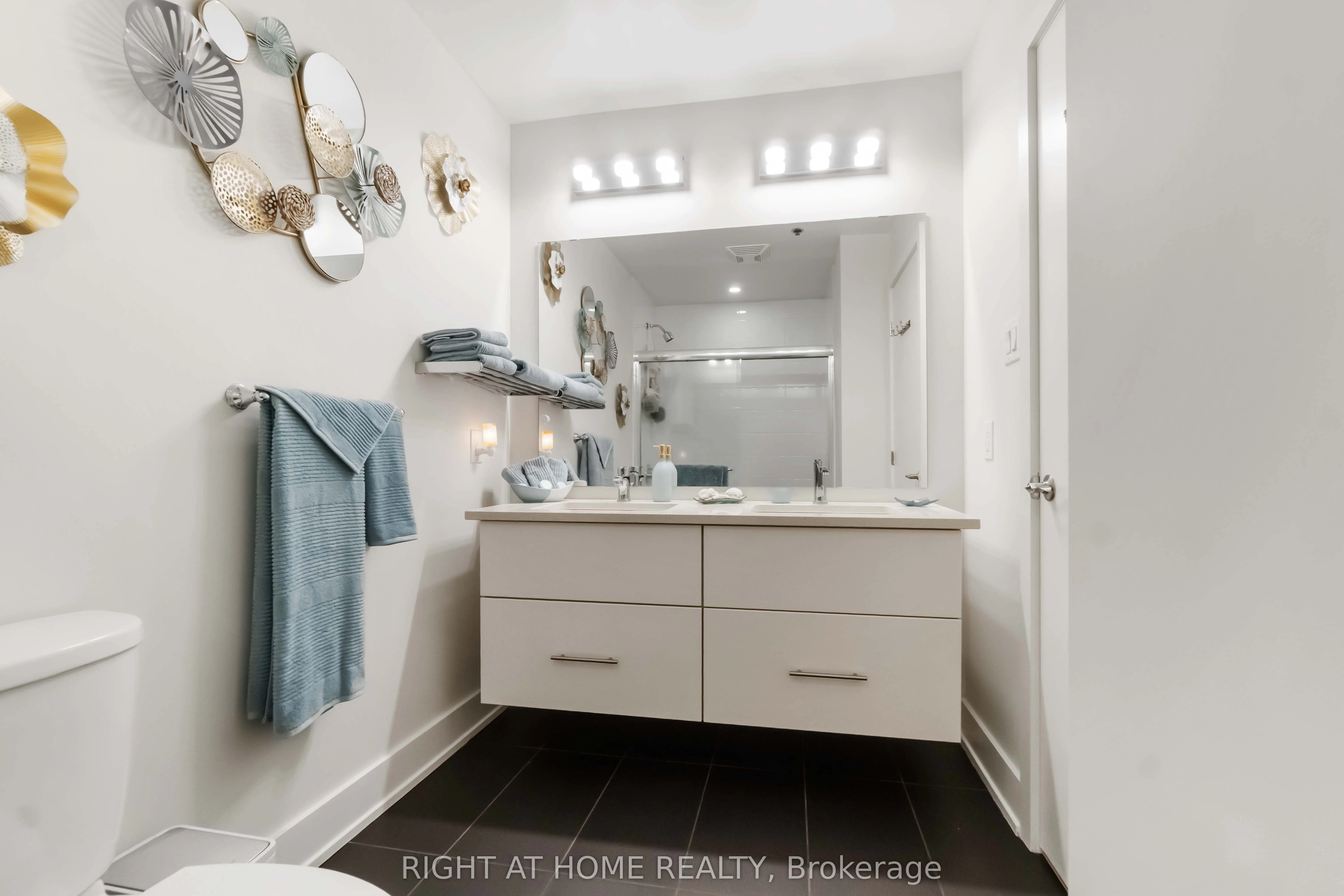 98 Richmond Road, #501