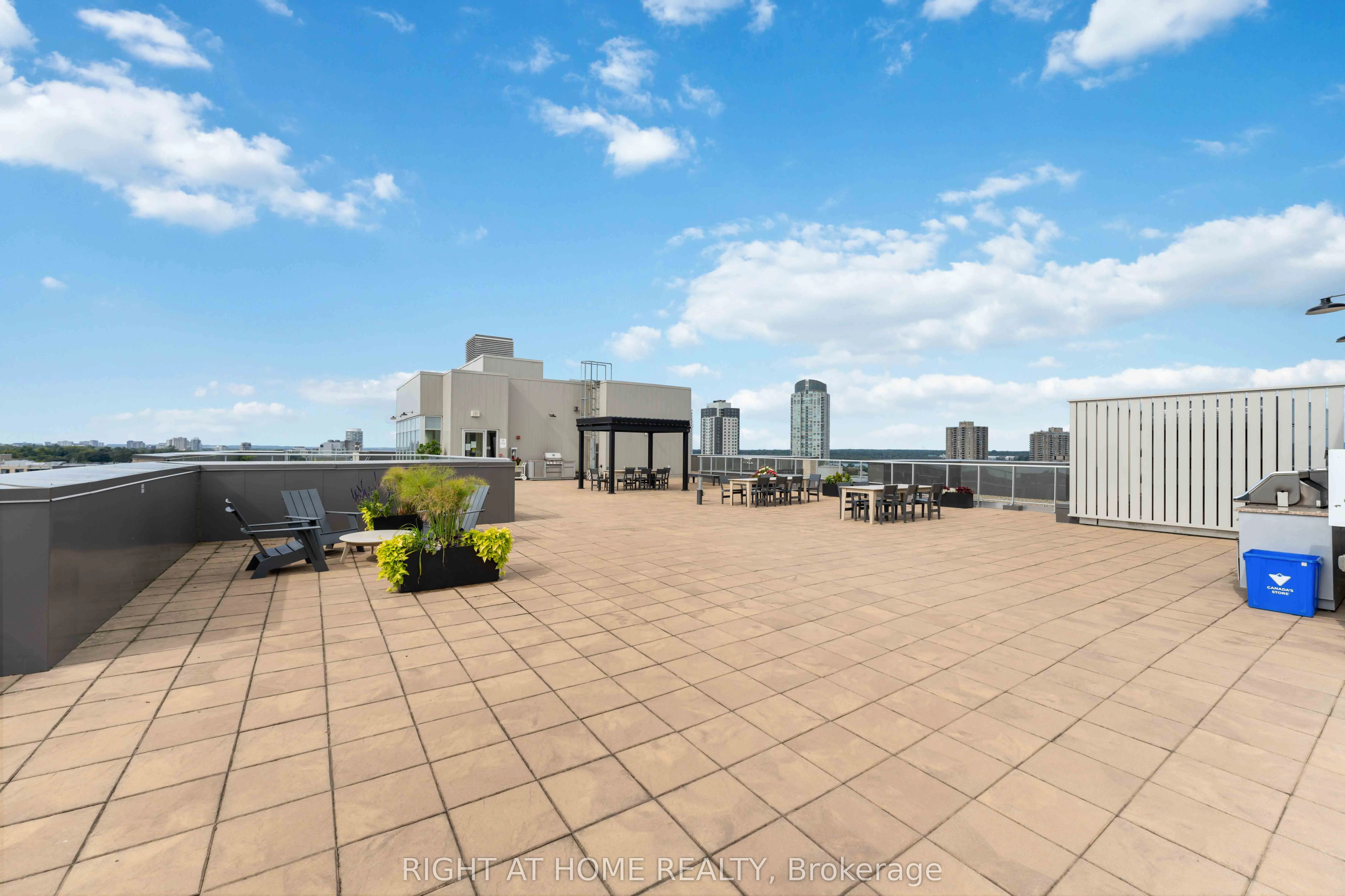 98 Richmond Road, #501