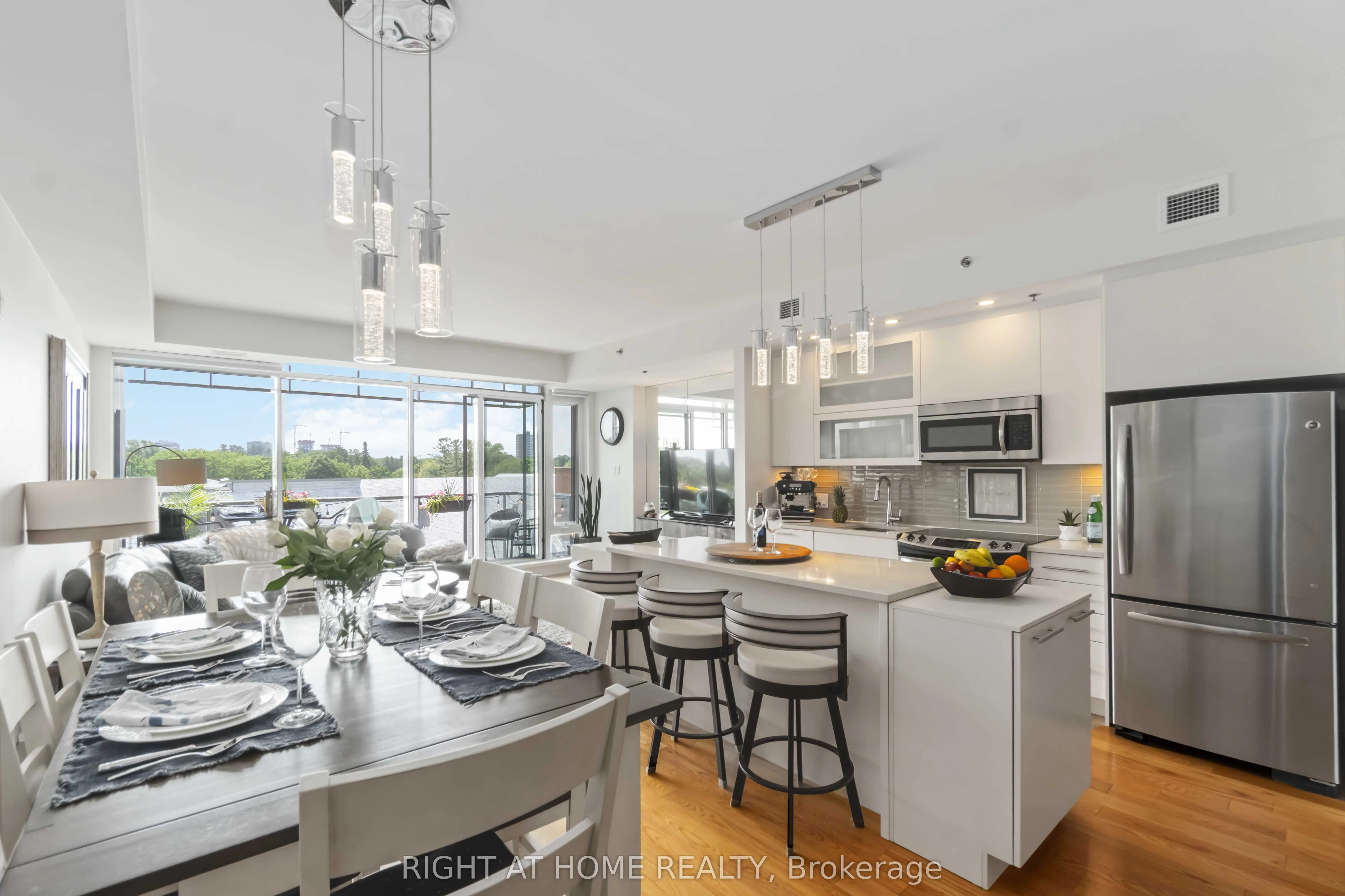 98 Richmond Road, #501