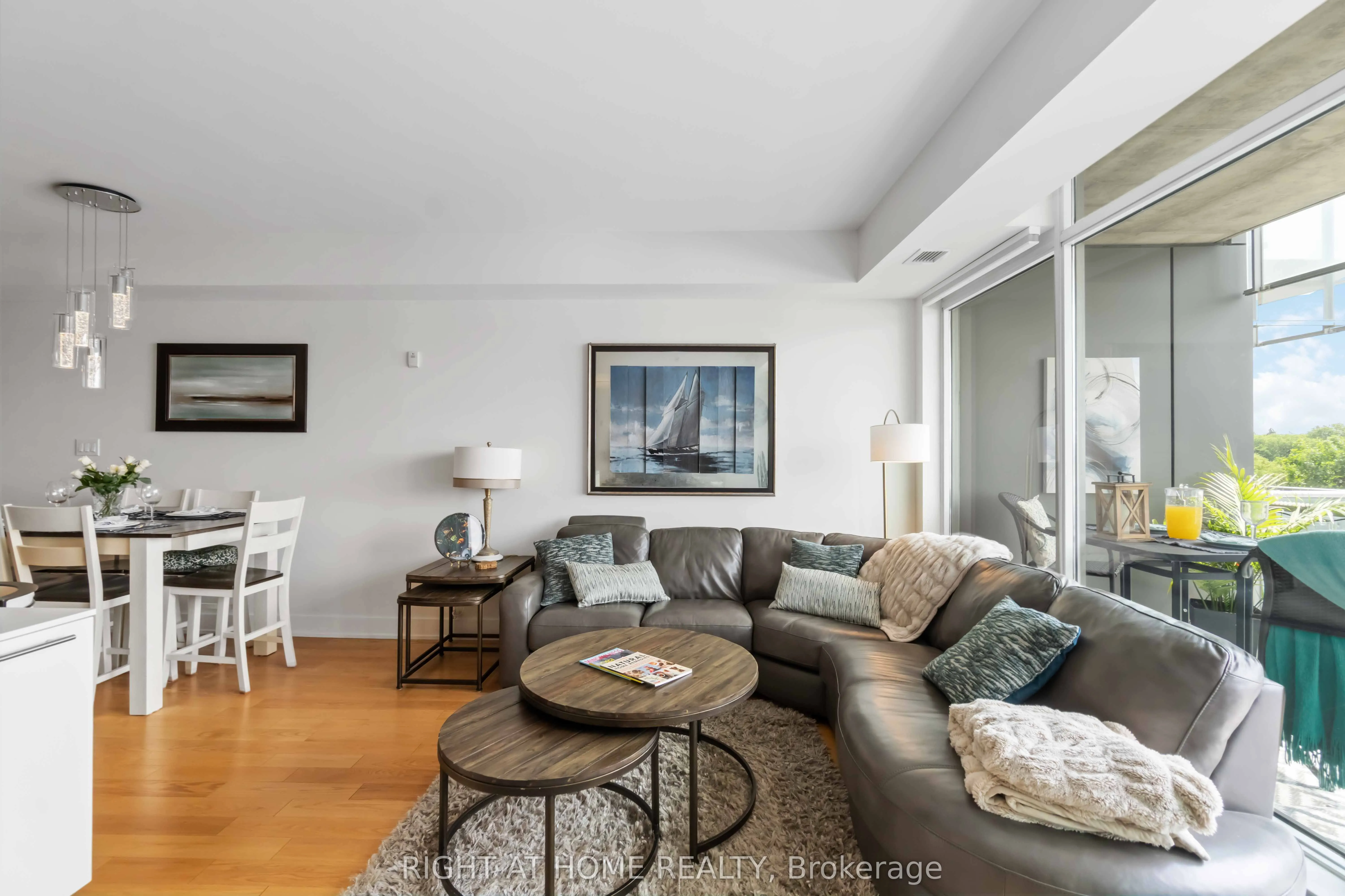 98 Richmond Road, #501