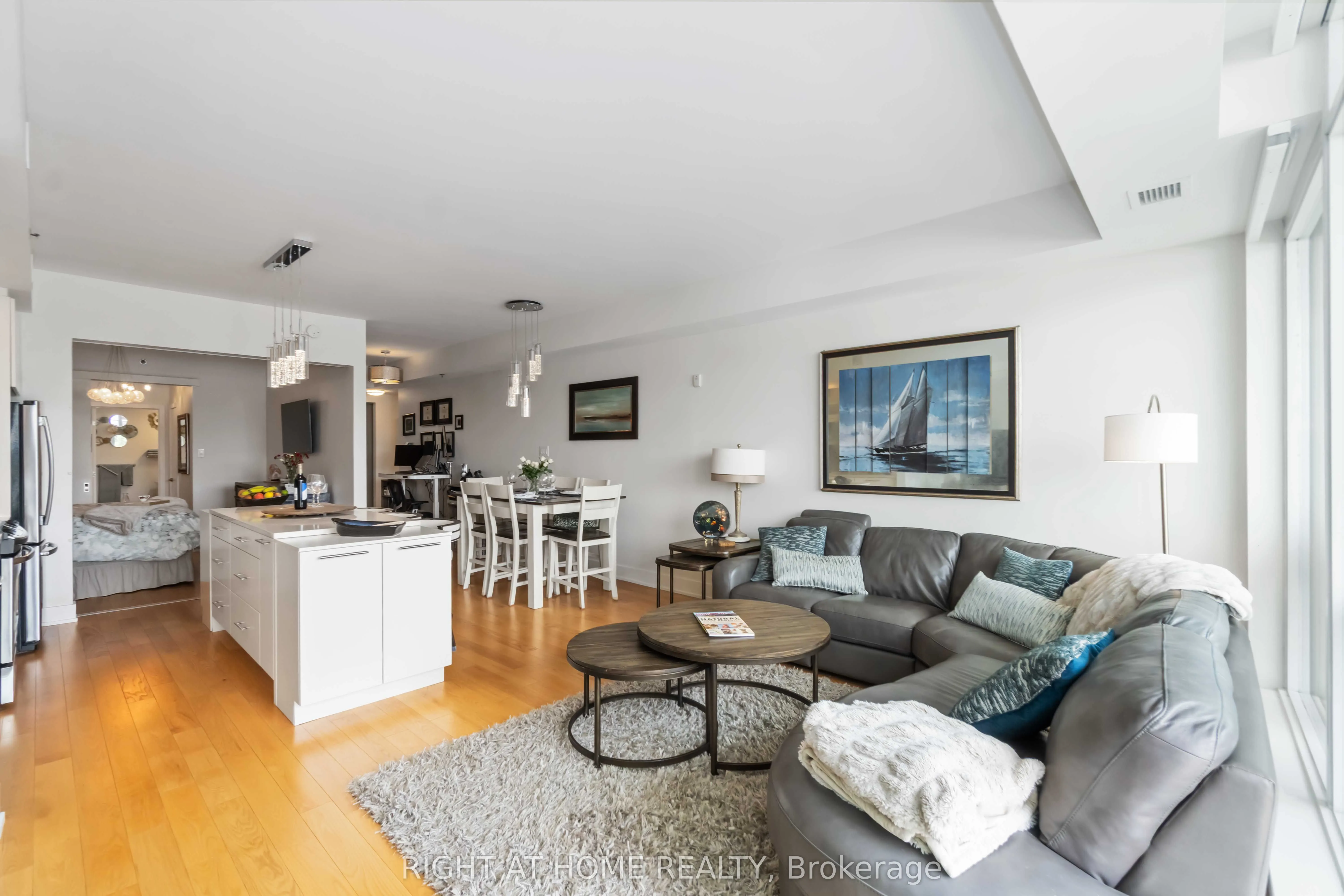 98 Richmond Road, #501