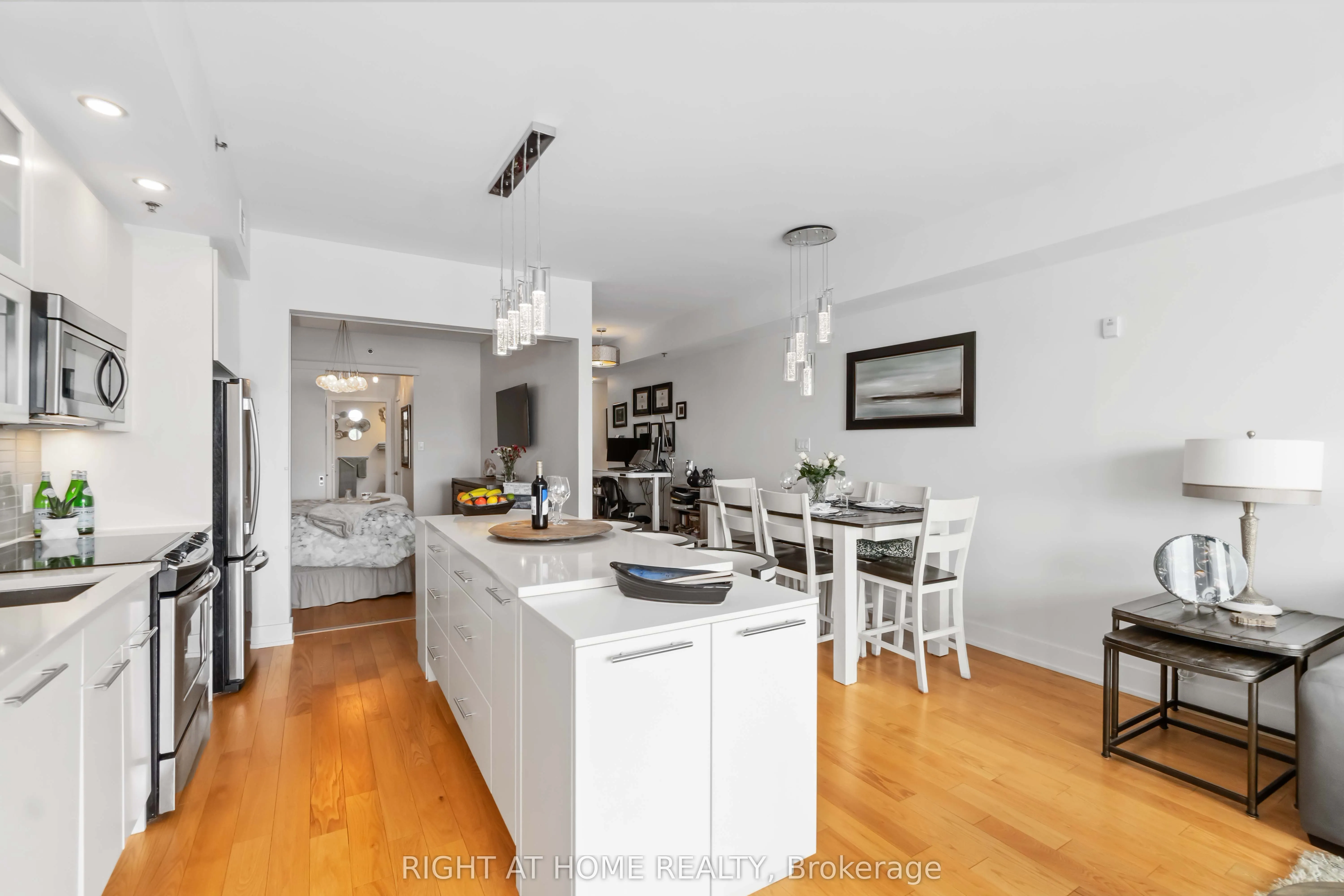 98 Richmond Road, #501