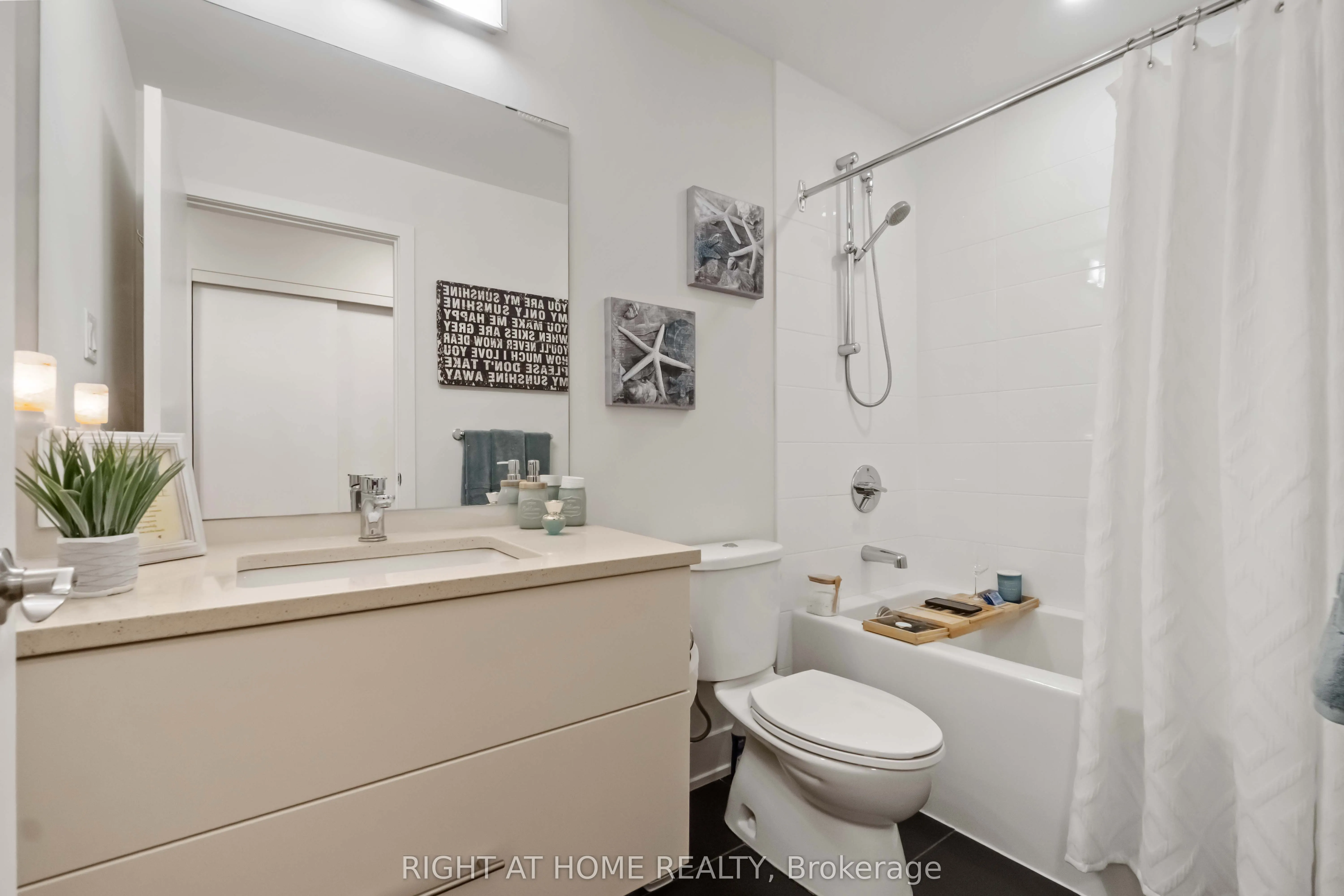 98 Richmond Road, #501