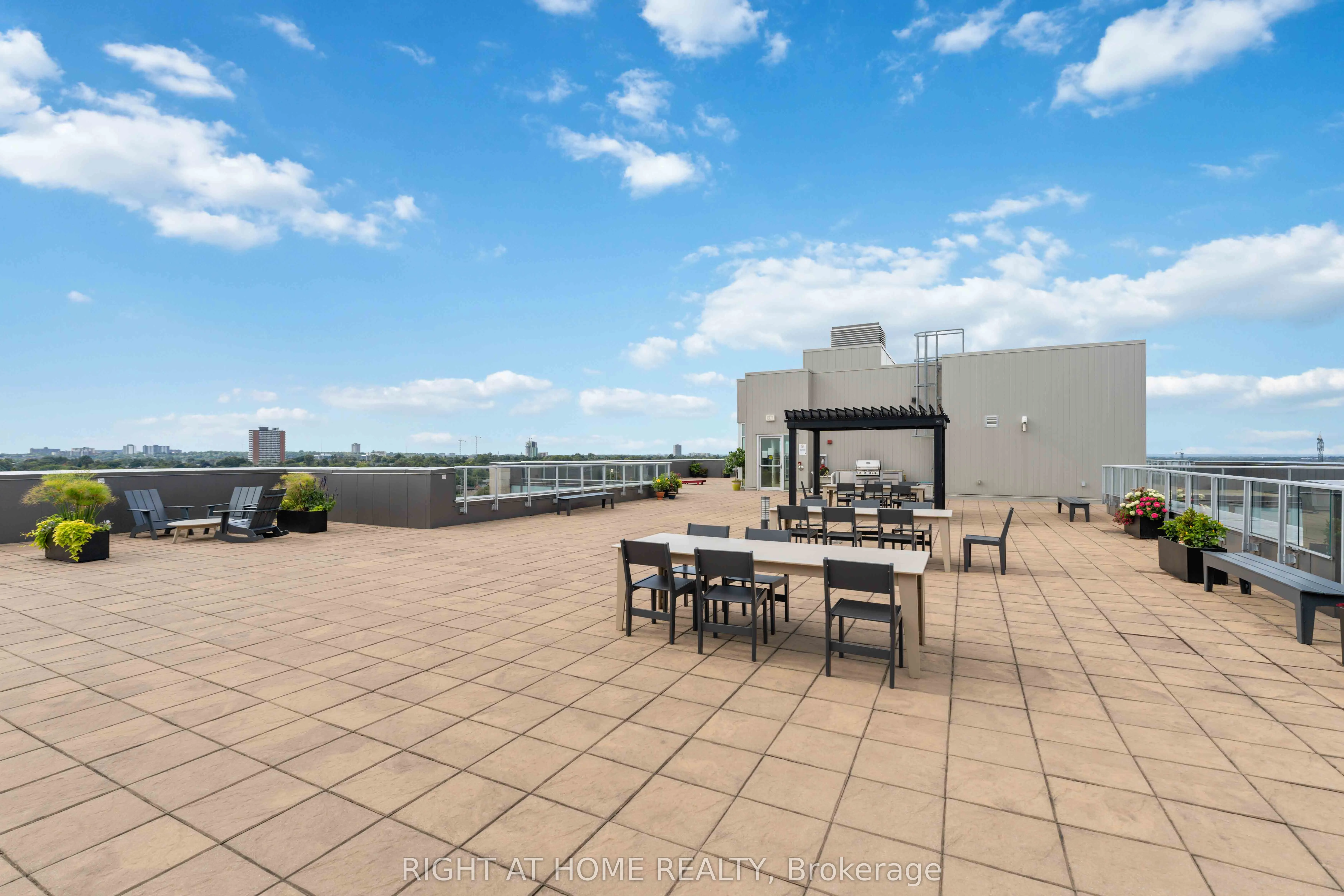 98 Richmond Road, #501
