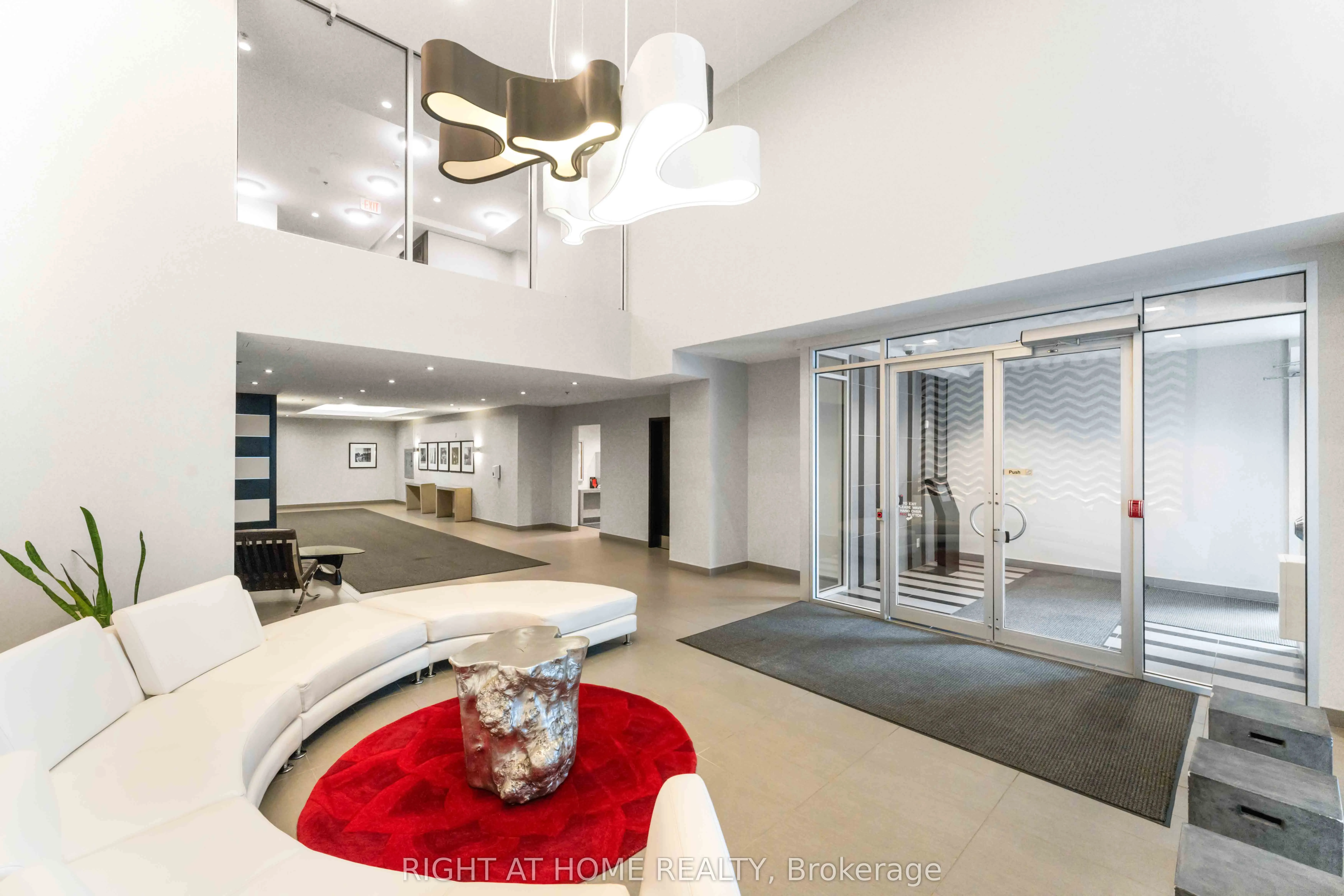 98 Richmond Road, #501