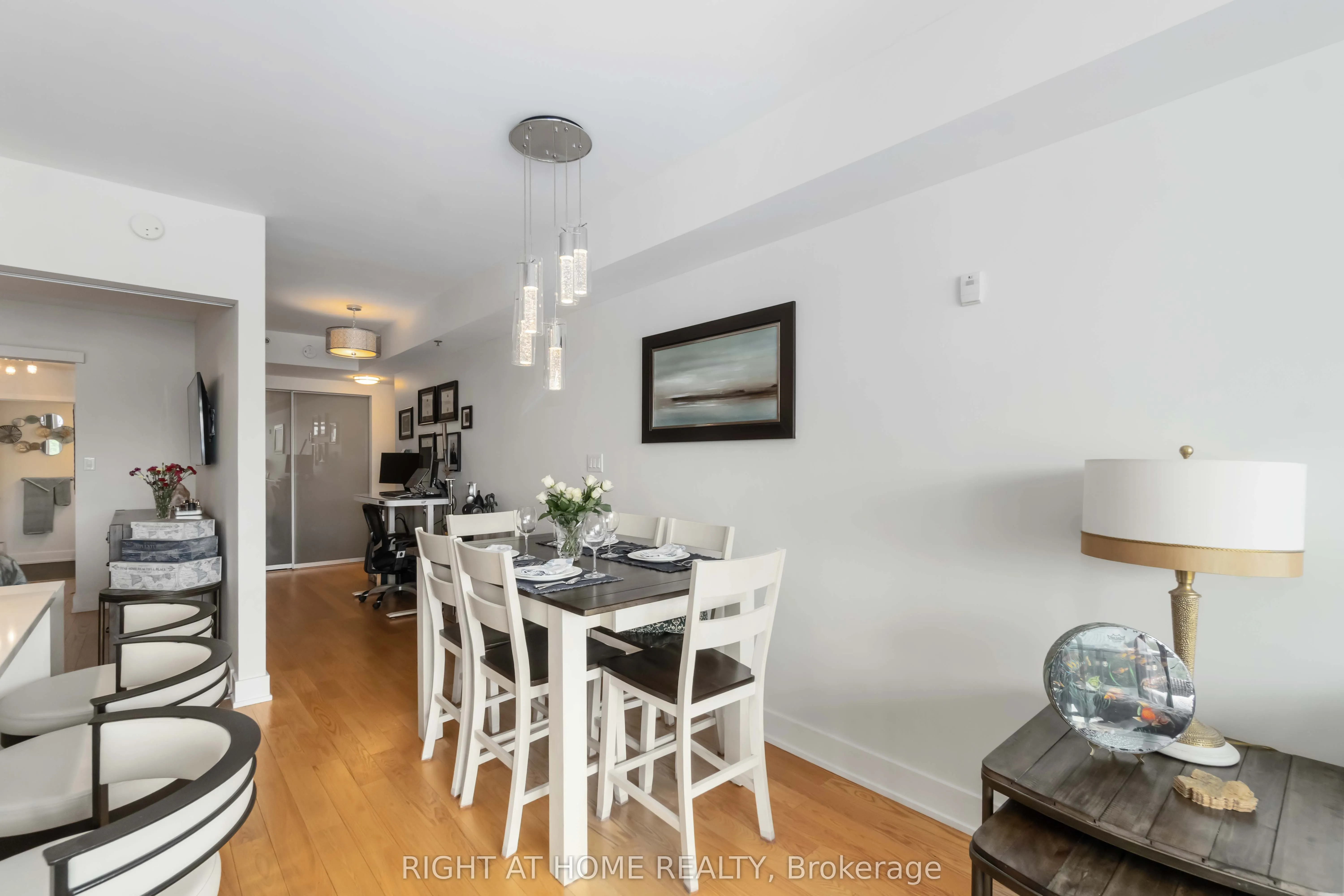 98 Richmond Road, #501