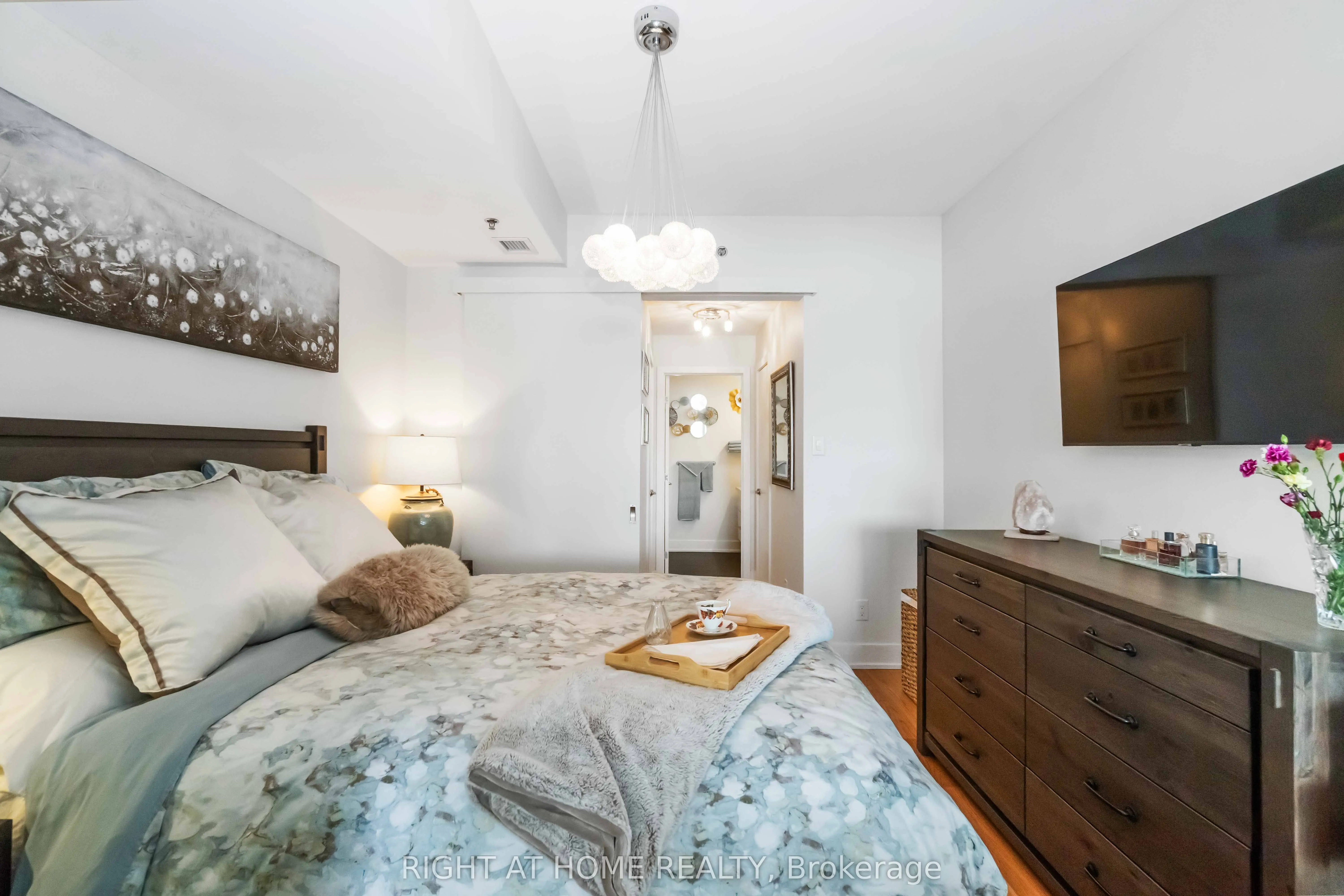 98 Richmond Road, #501