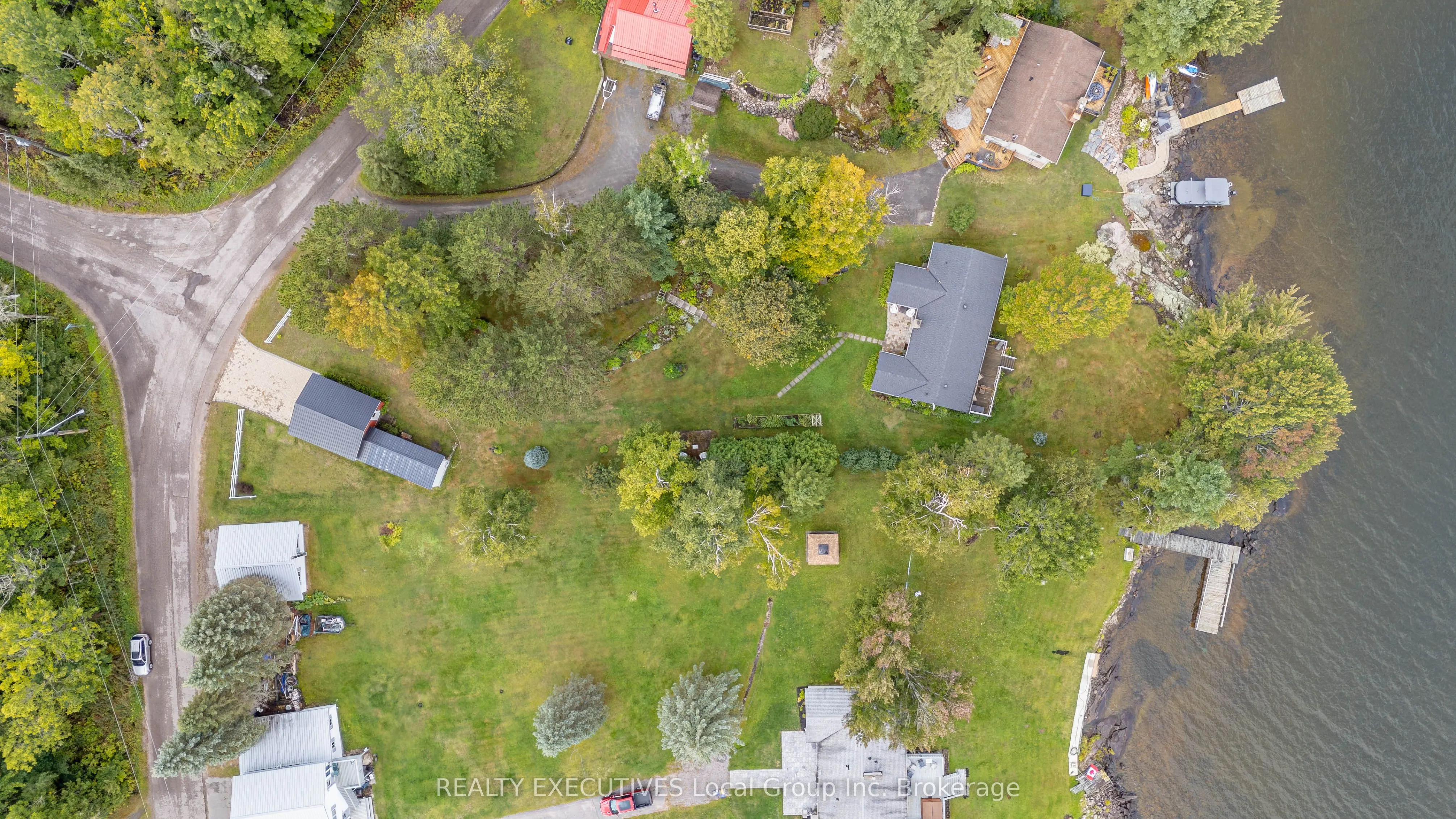4 NINOVAN Road W