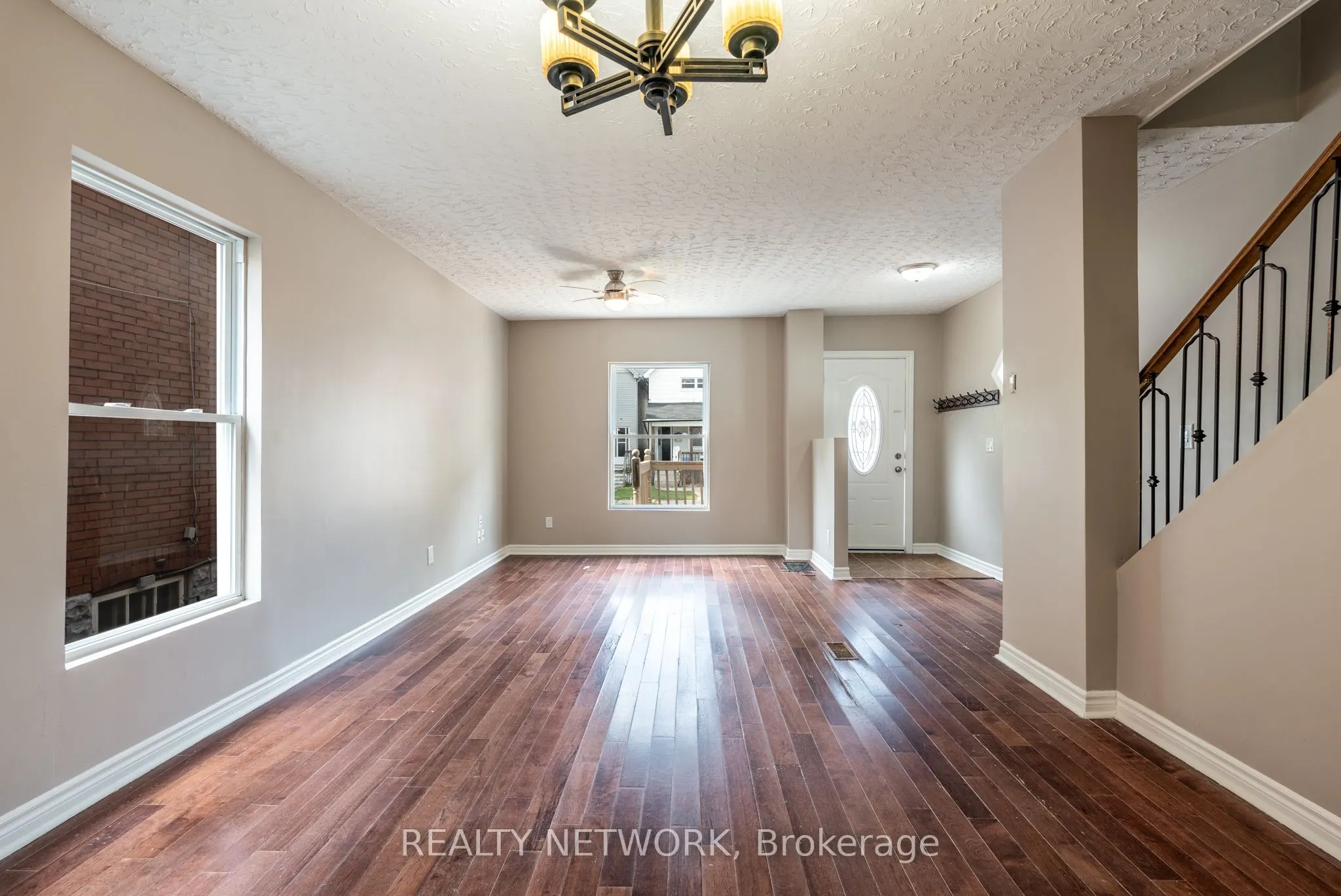 128 Kensington Avenue N