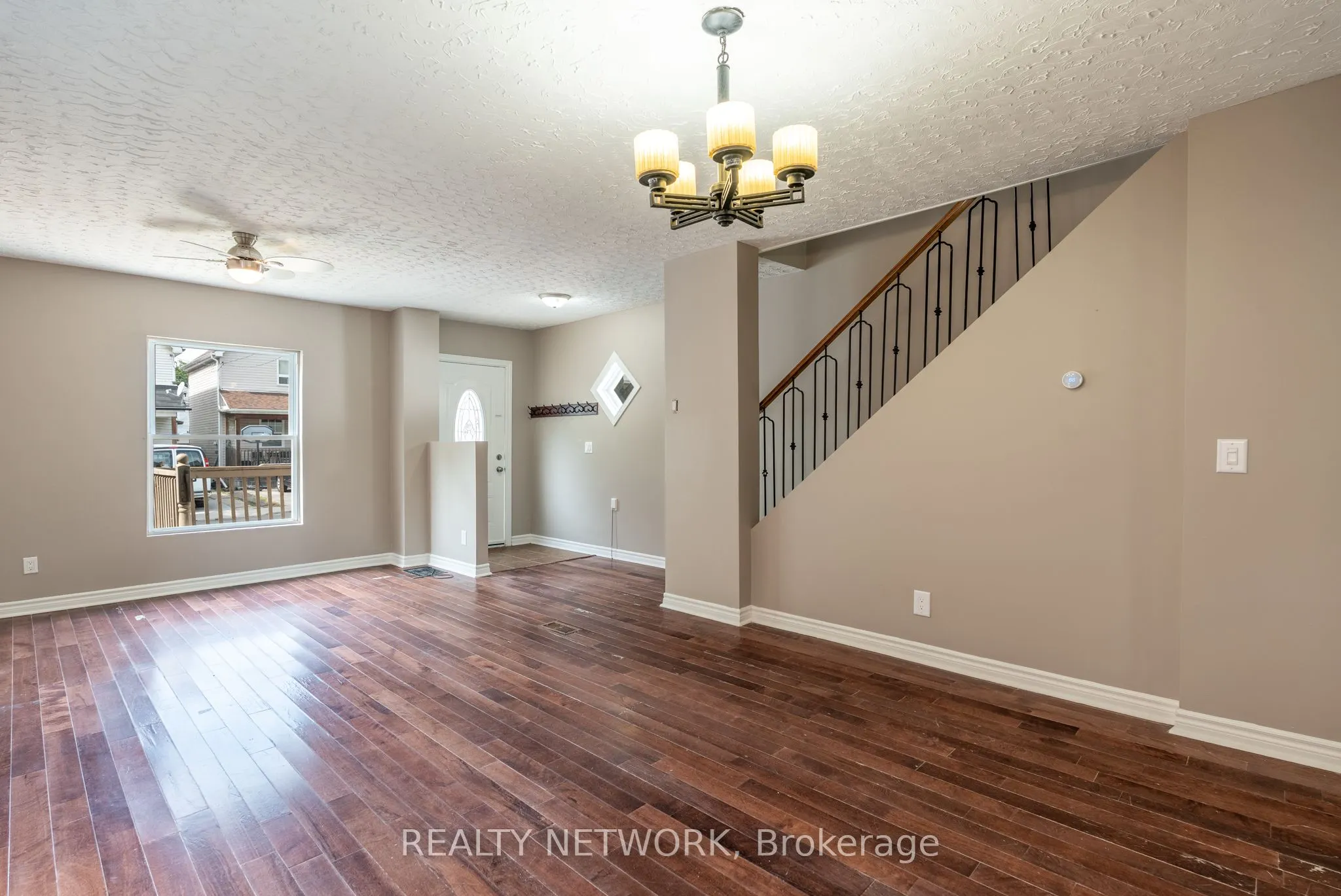 128 Kensington Avenue N