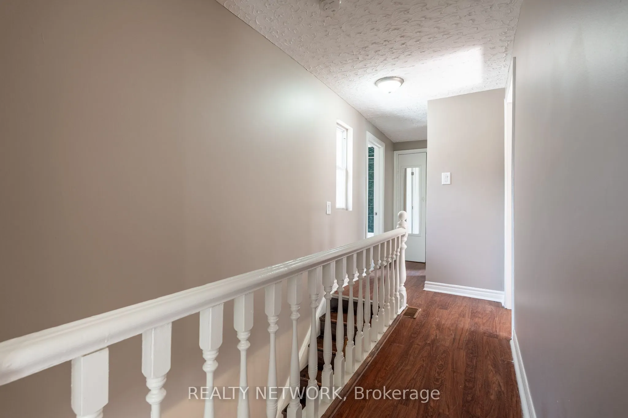 128 Kensington Avenue N