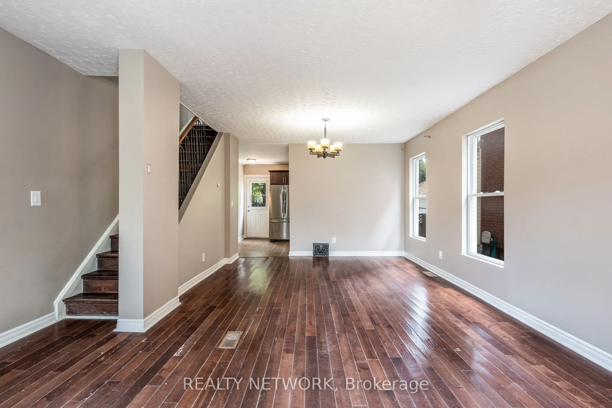 128 Kensington Avenue N