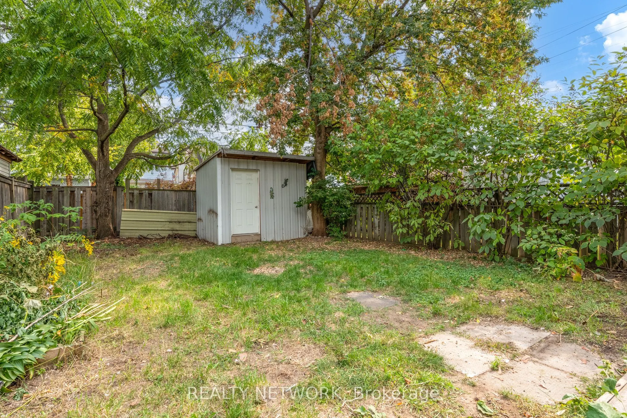 128 Kensington Avenue N