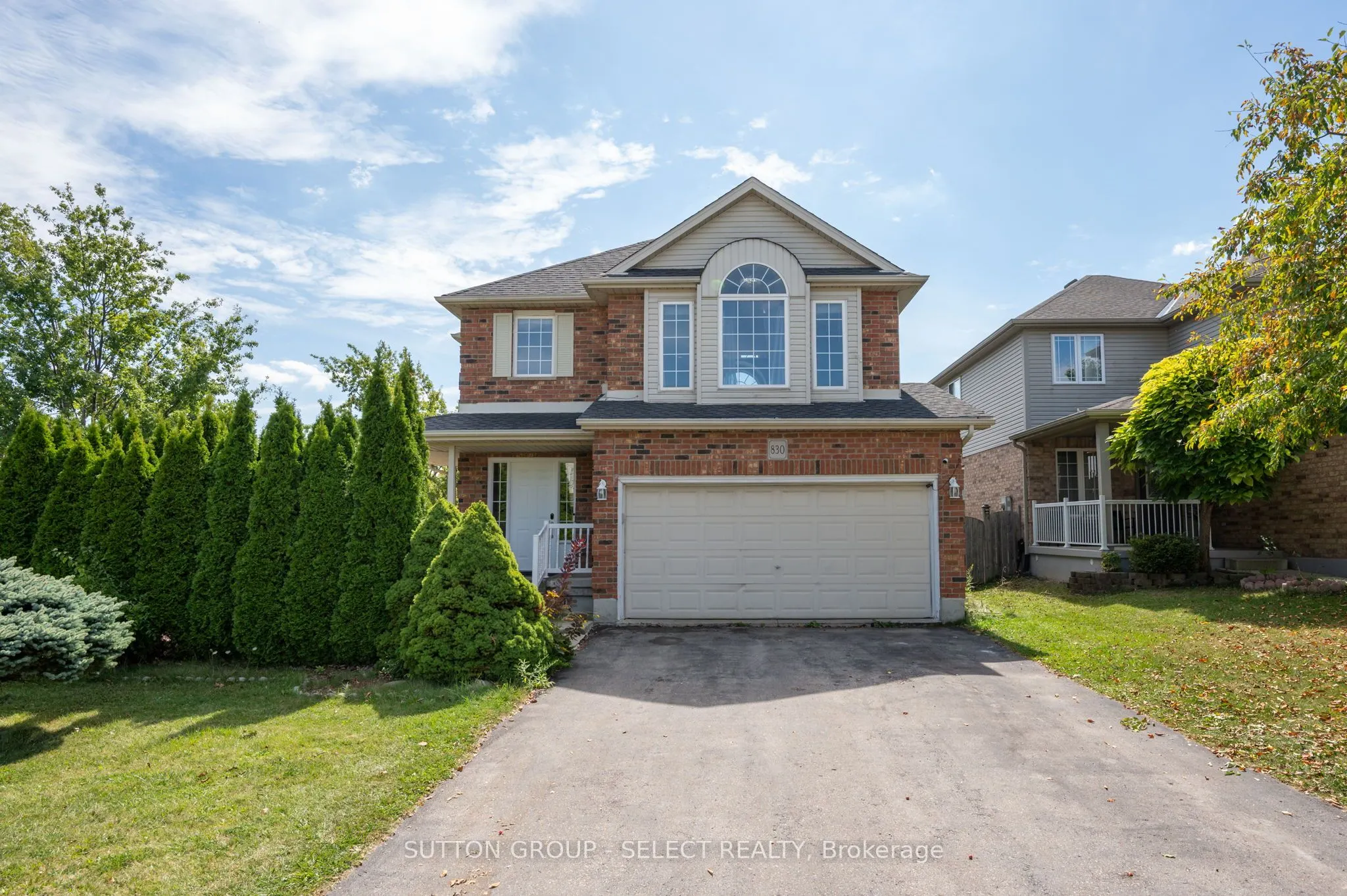 830 CRESTHAVEN Crescent