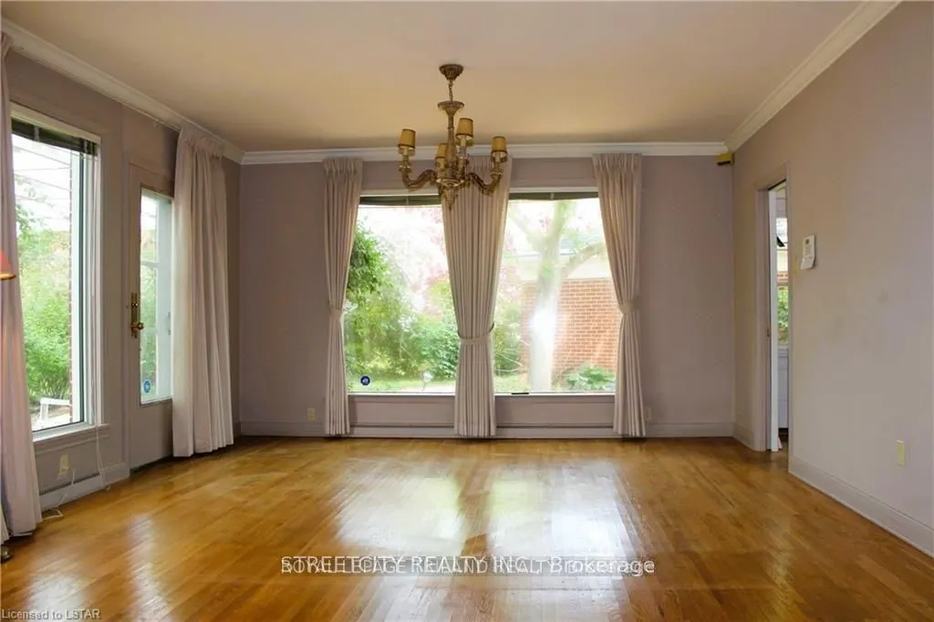 1517 Gloucester Road