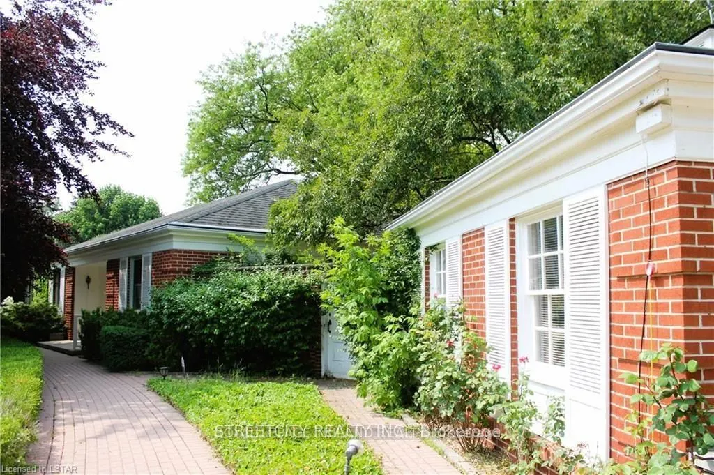 1517 Gloucester Road