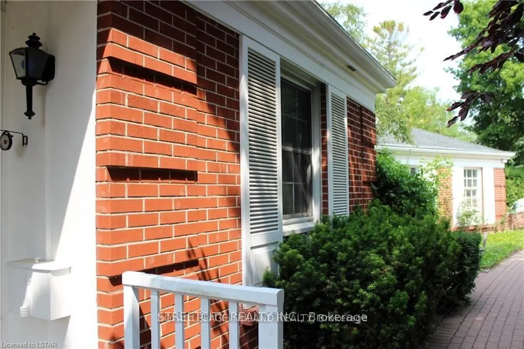 1517 Gloucester Road