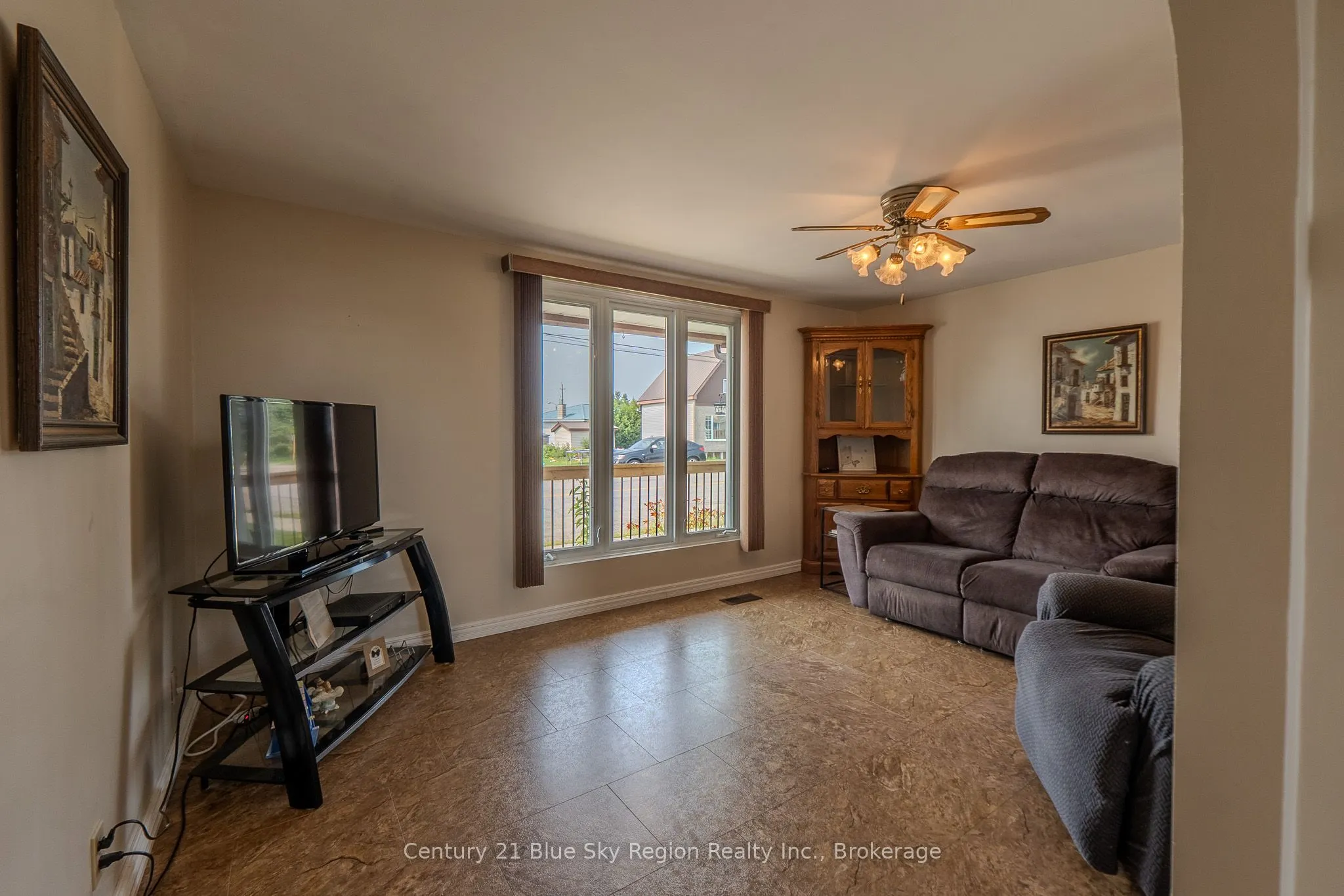 59 Principale Street W