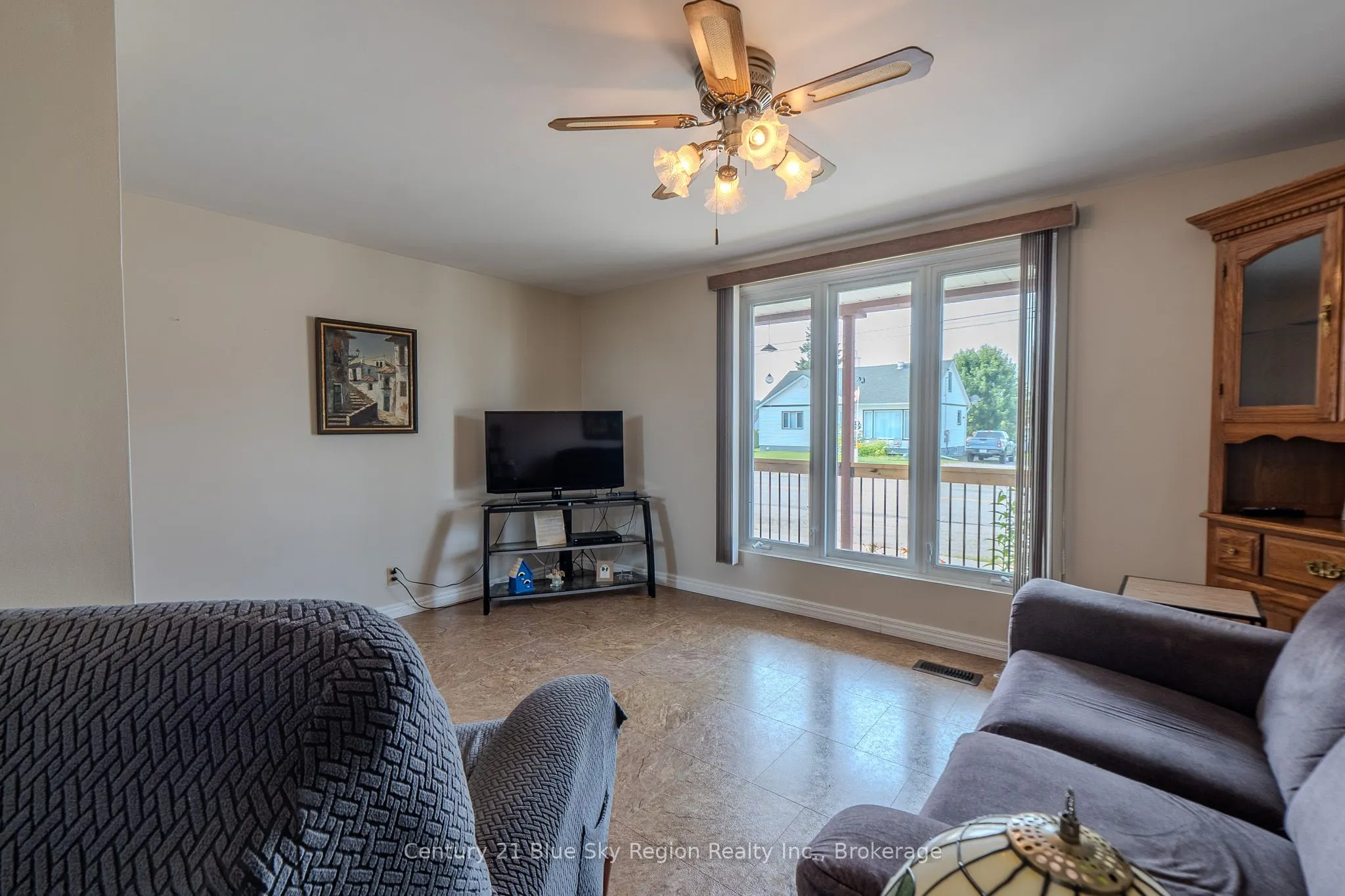 59 Principale Street W