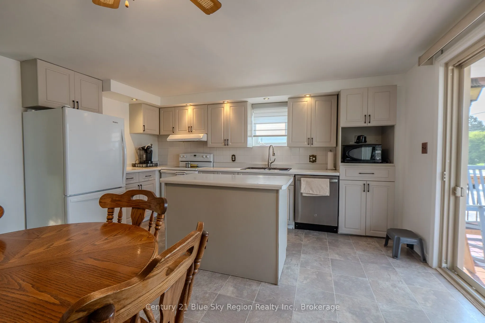 59 Principale Street W