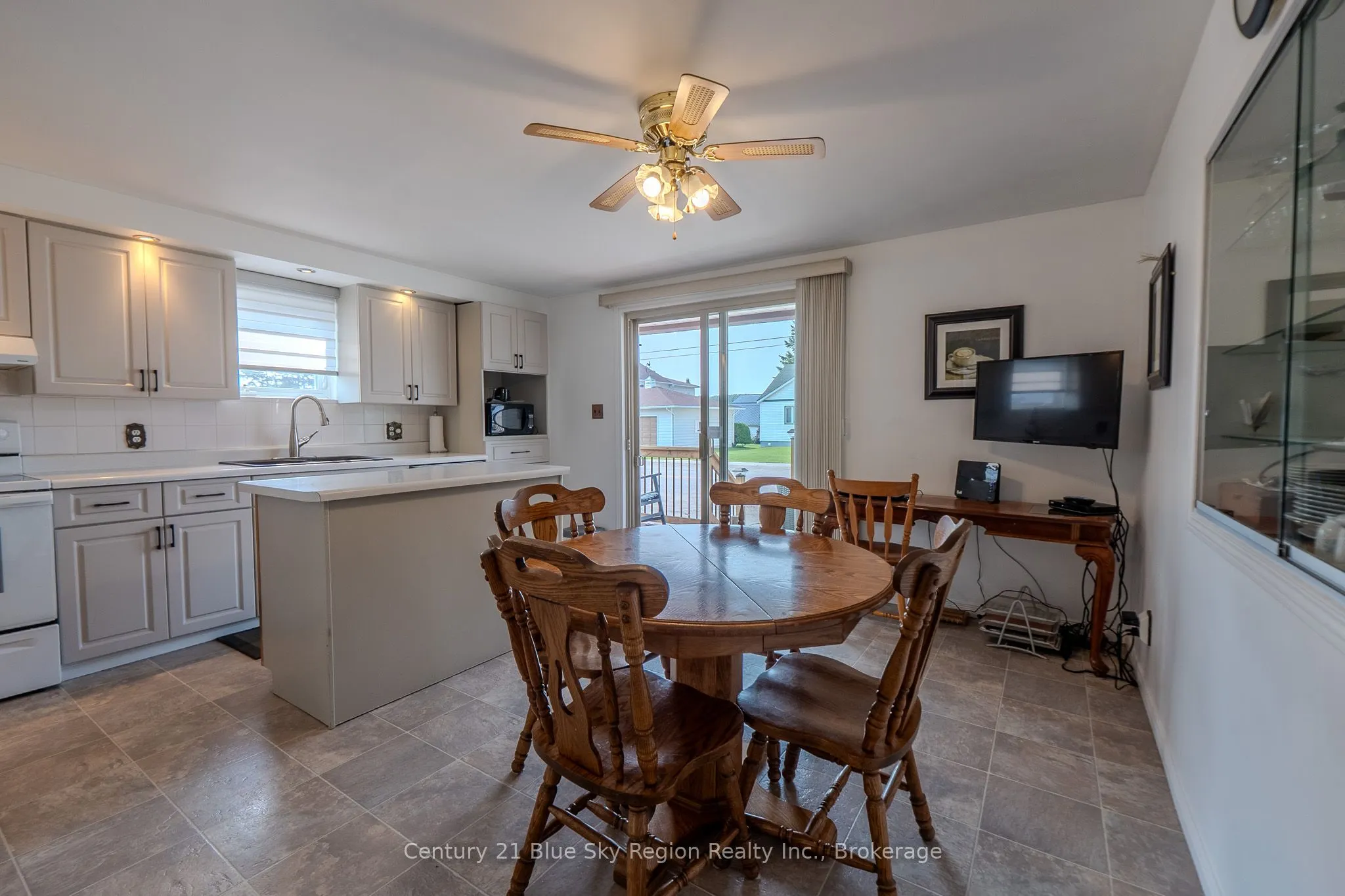 59 Principale Street W