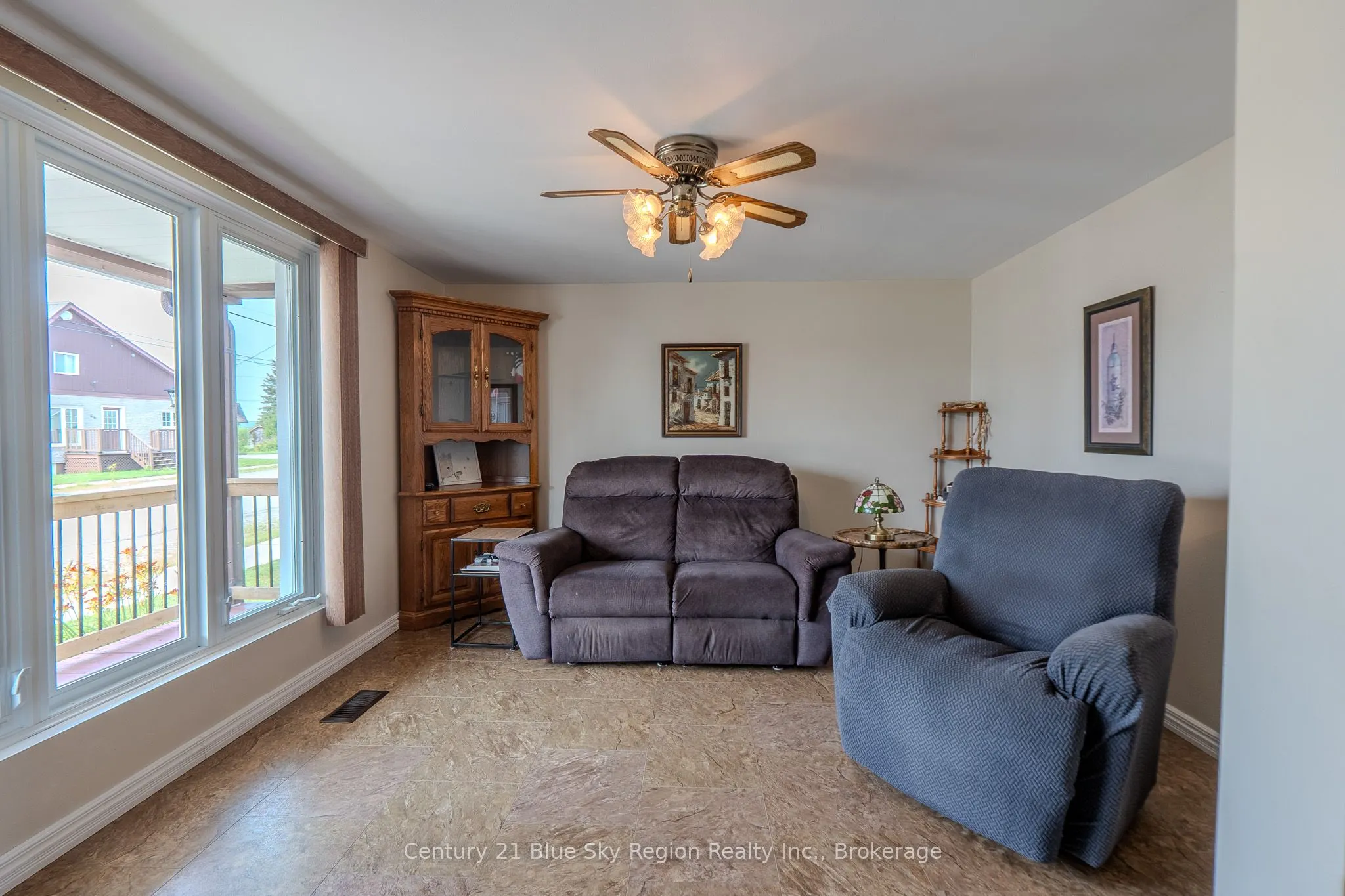 59 Principale Street W