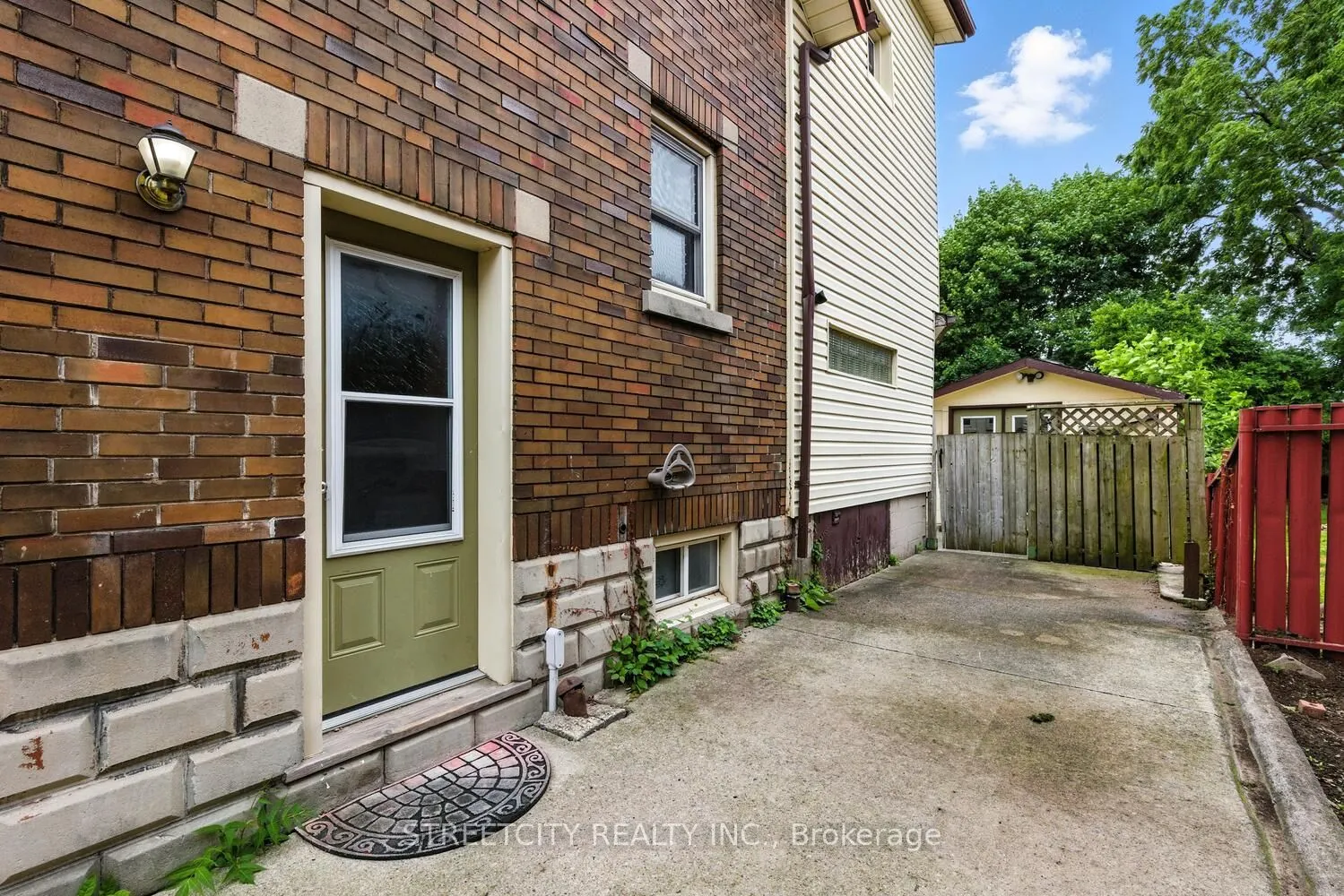 1235 King Street