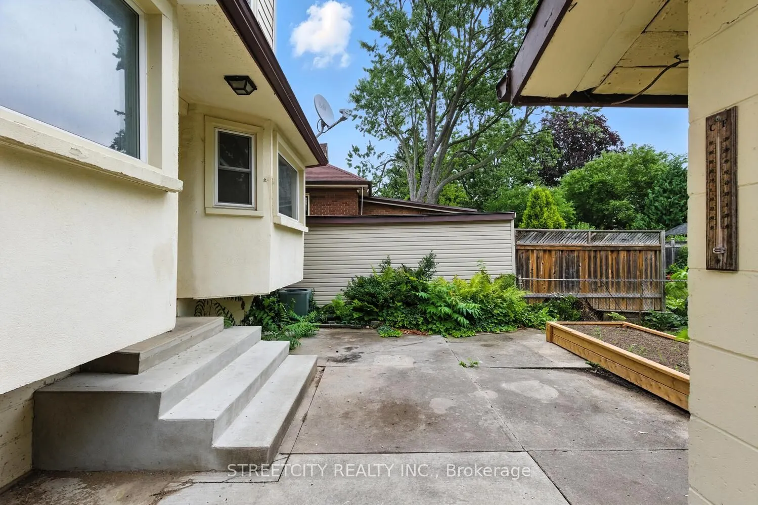 1235 King Street
