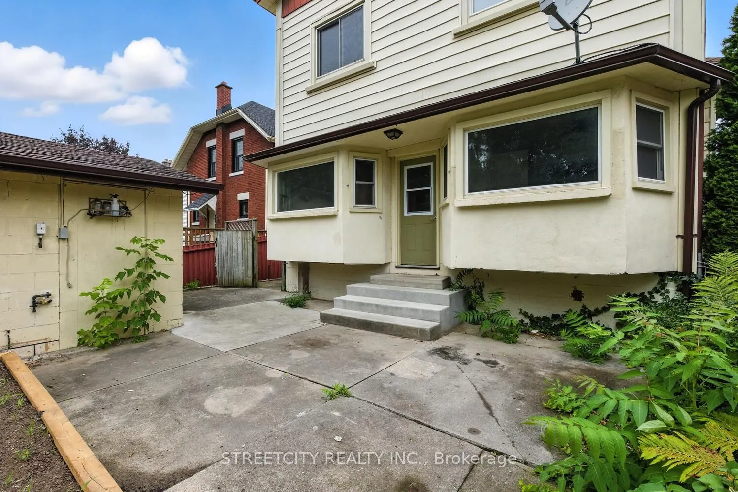 1235 King Street