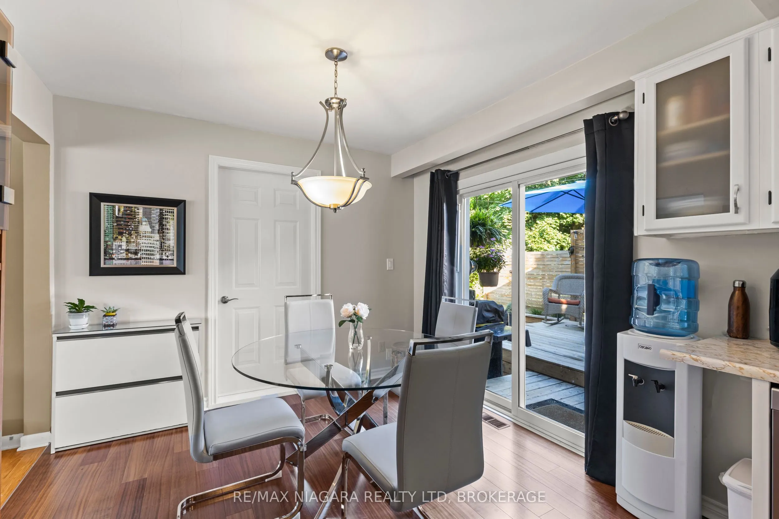 4 Willow Street N