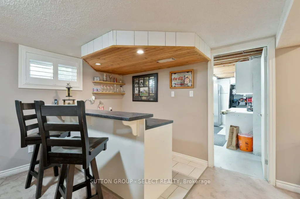 714 Springbank Drive