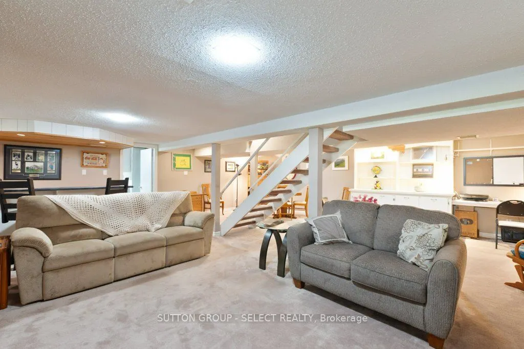 714 Springbank Drive