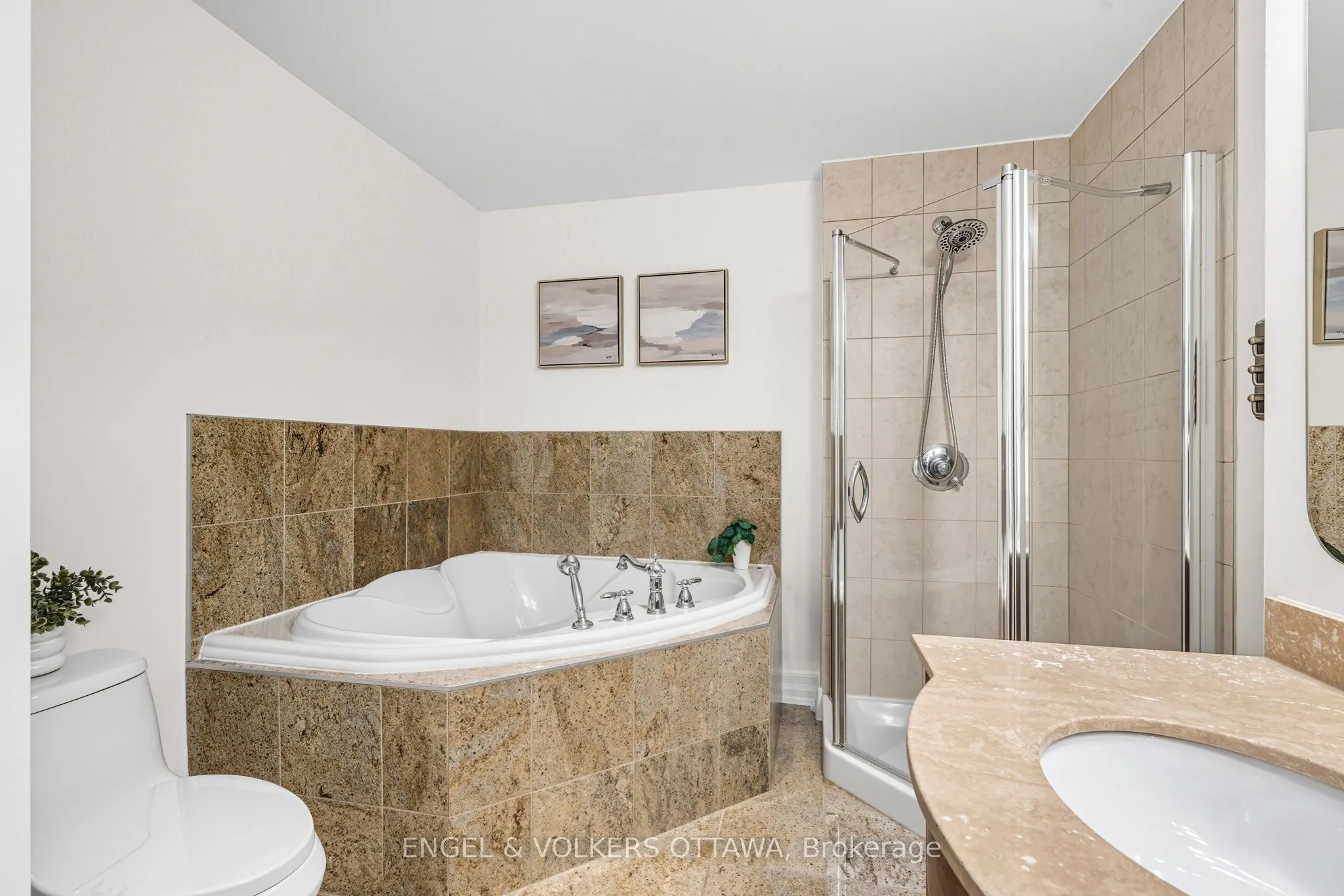 320 Mcleod Street, #403