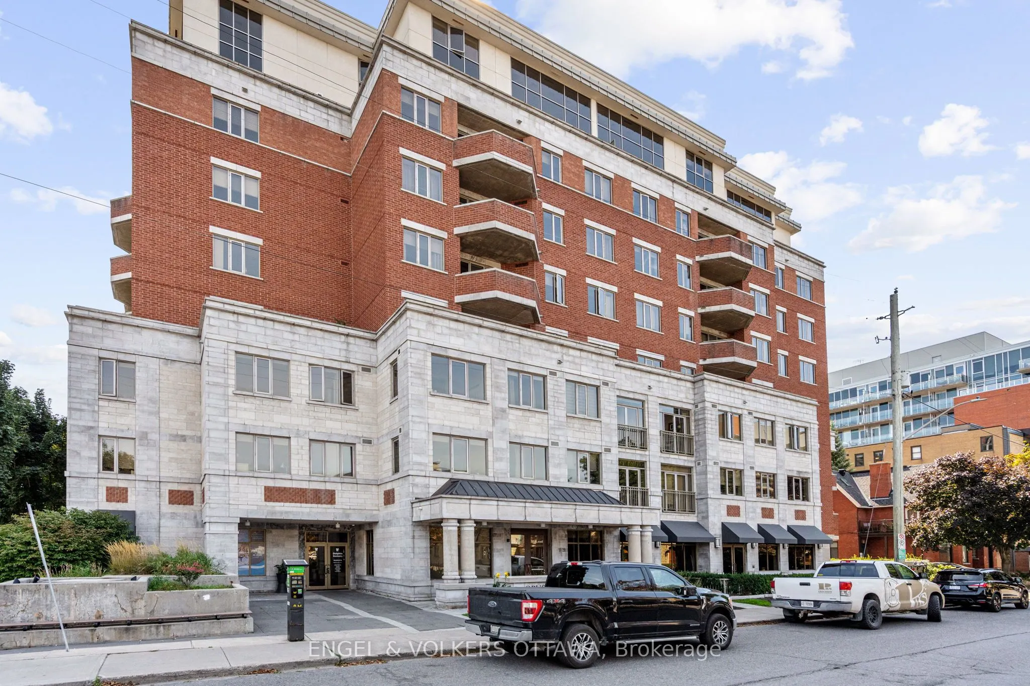 320 Mcleod Street, #403