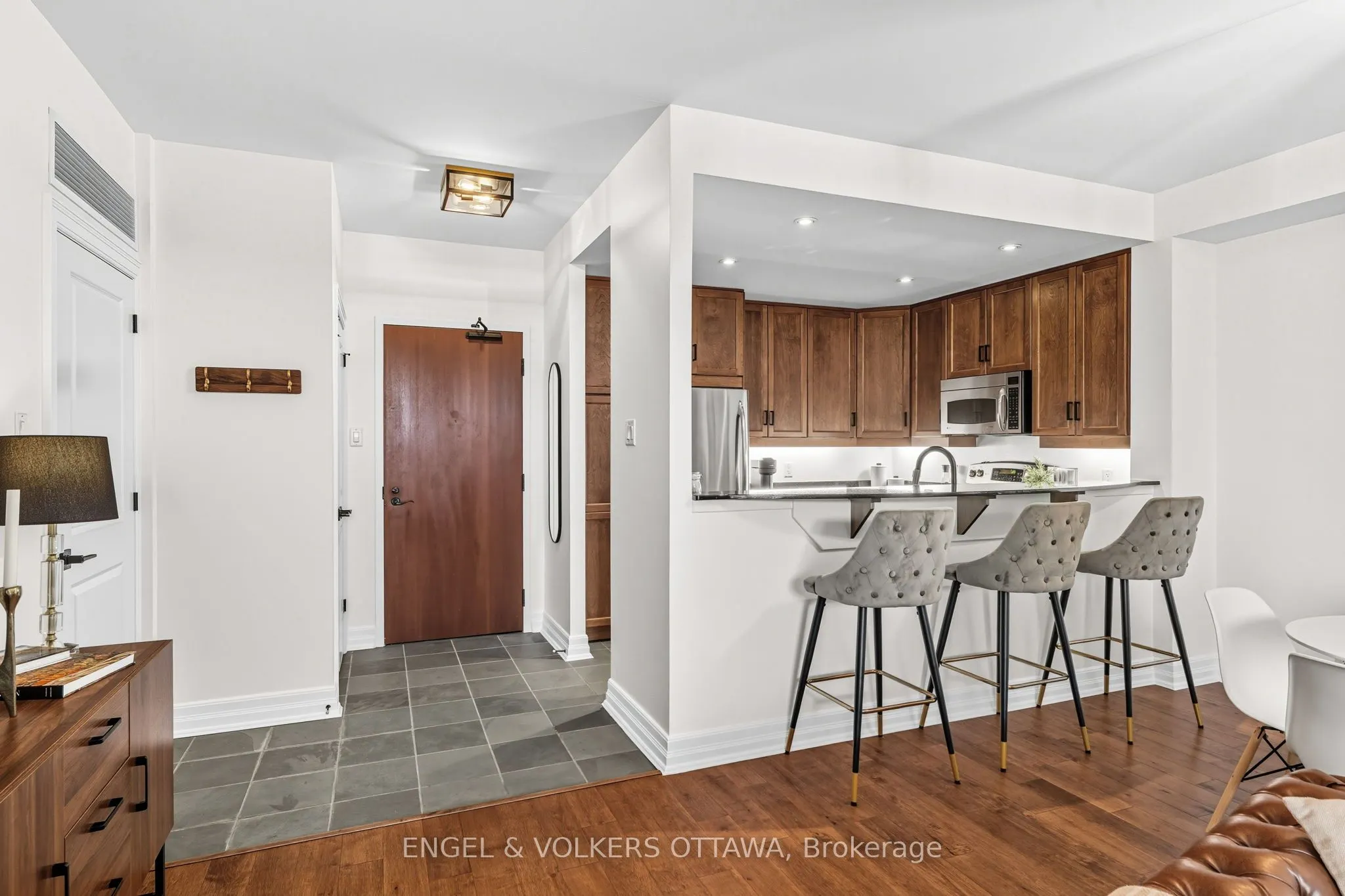 320 Mcleod Street, #403