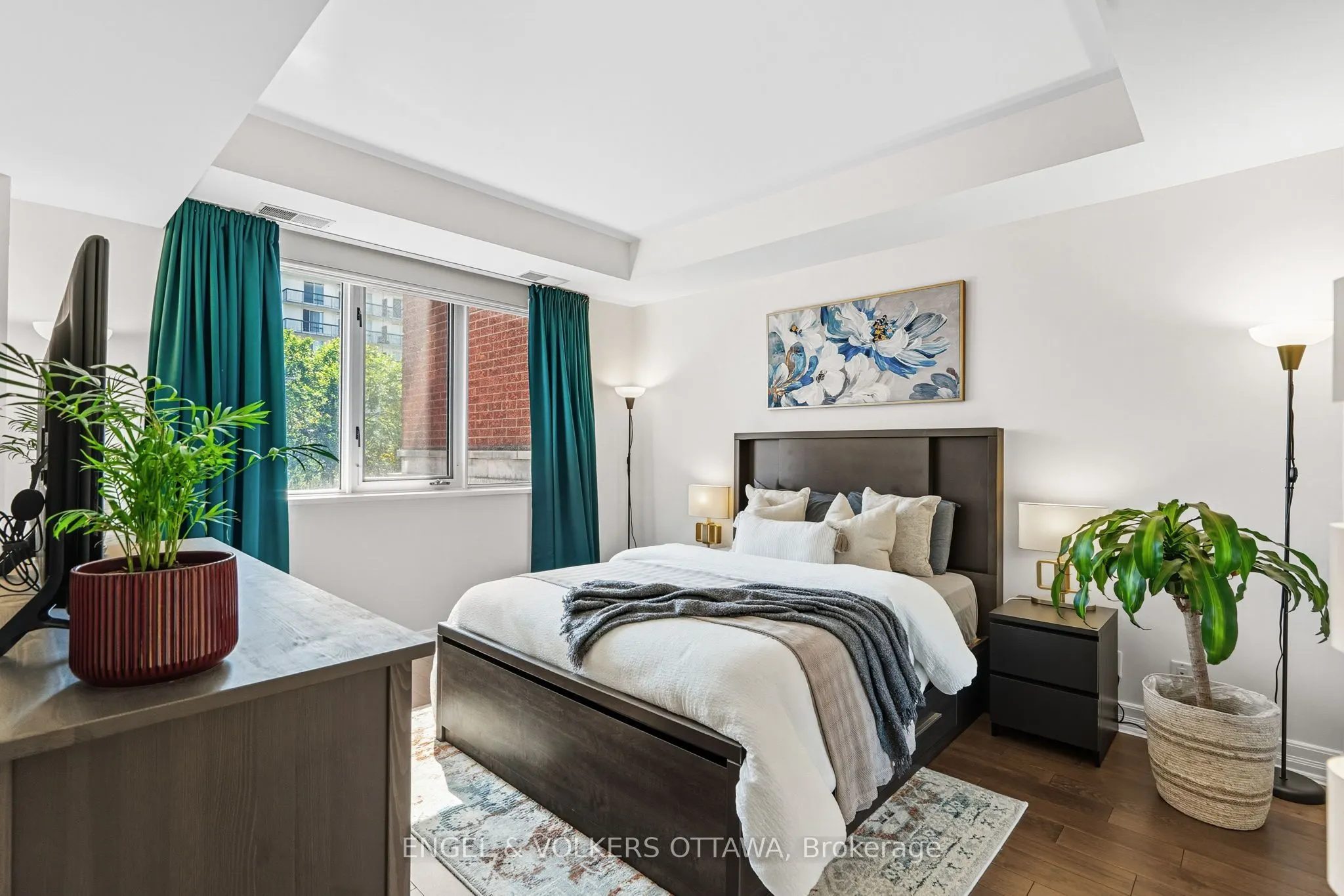 320 Mcleod Street, #403