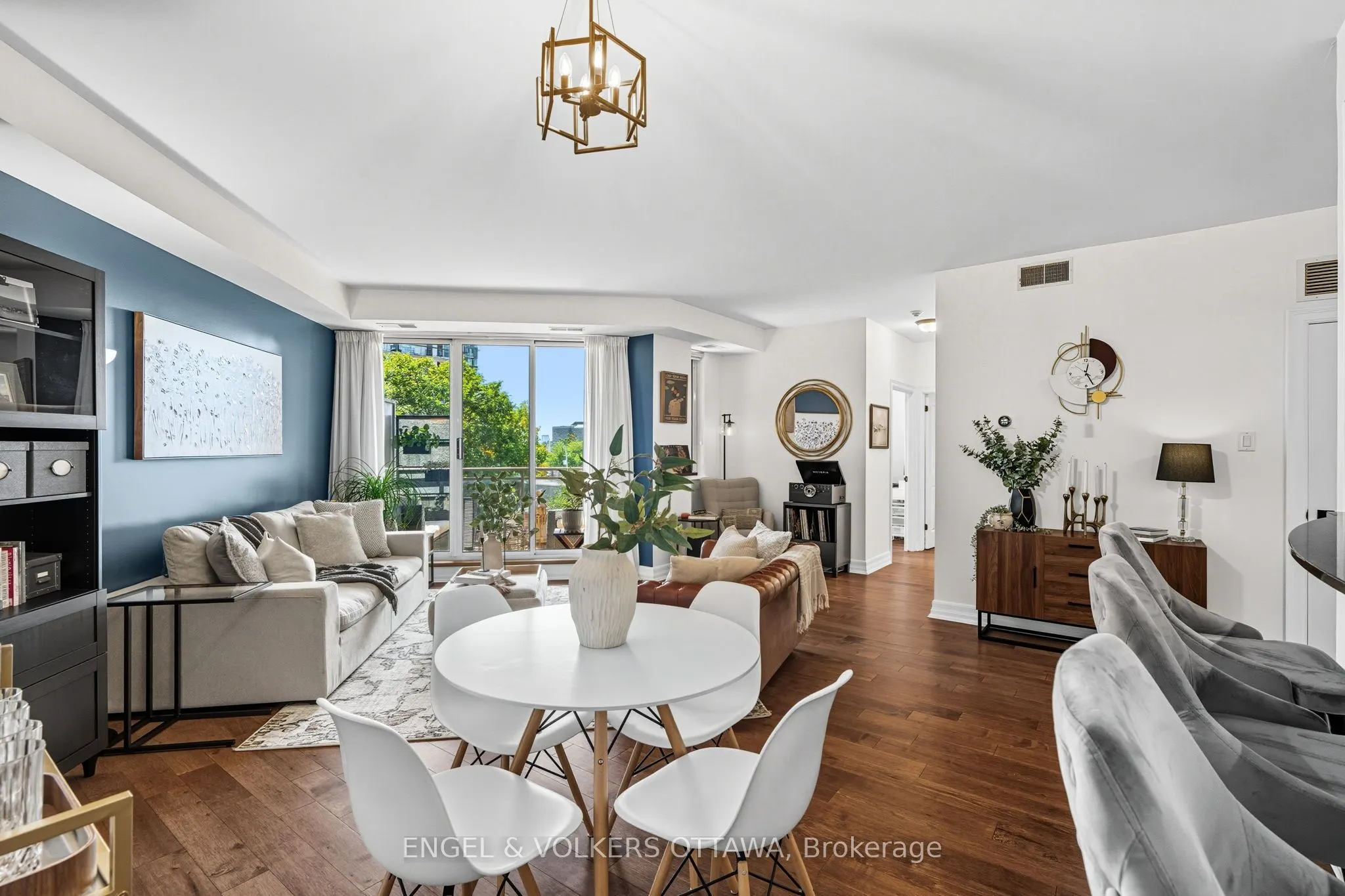 320 Mcleod Street, #403