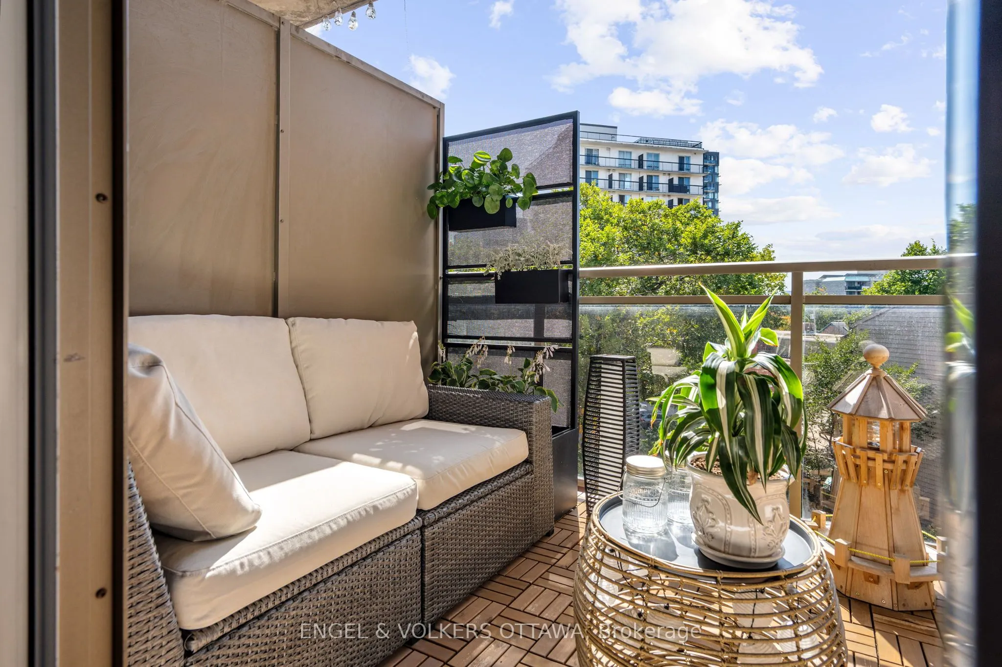 320 Mcleod Street, #403