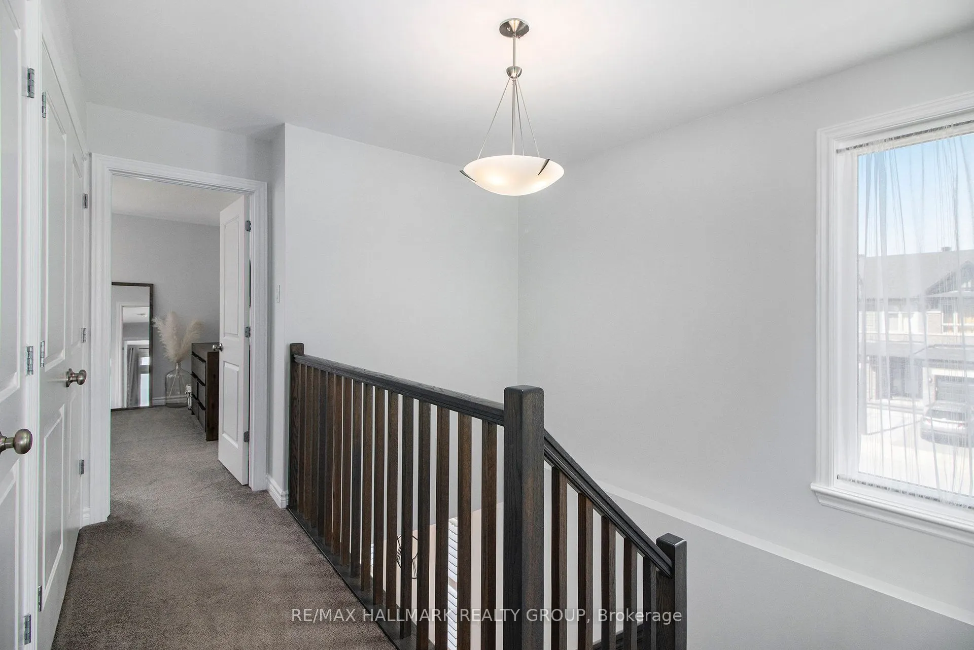 754 Cairn Crescent