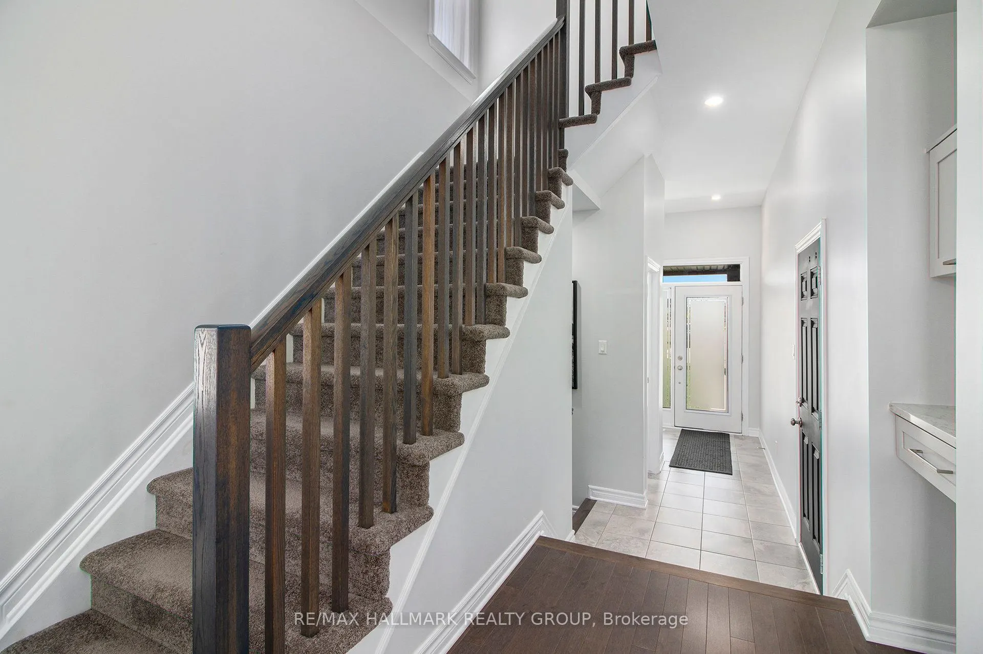 754 Cairn Crescent