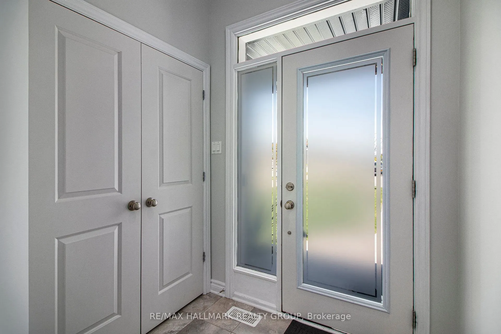 754 Cairn Crescent