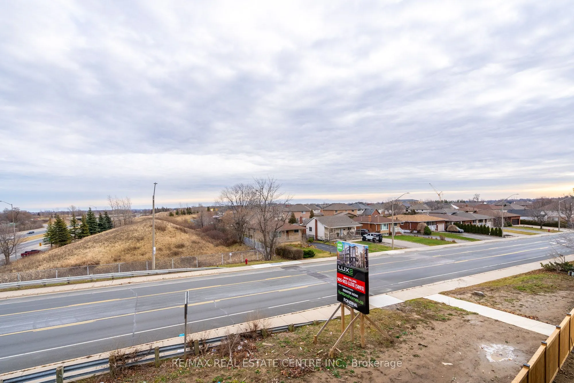 120 Springvalley Crescent, #302