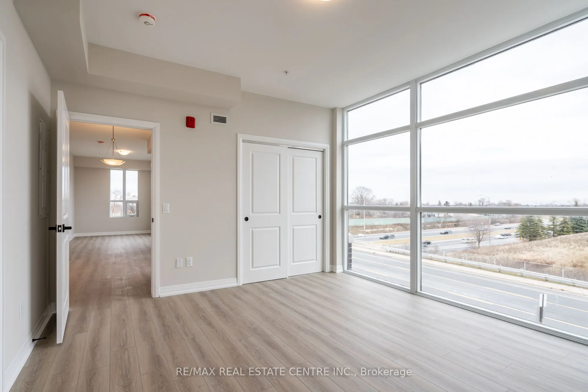 120 Springvalley Crescent, #302